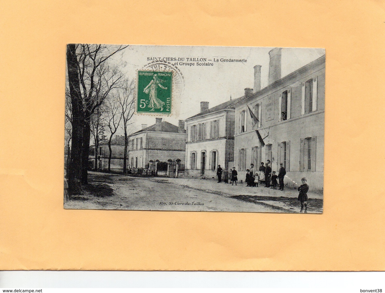 F1403 - SAINT CIERS DU TAILLON - 17 - La Gendarmerie Et Groupe Scolaire - Autres & Non Classés