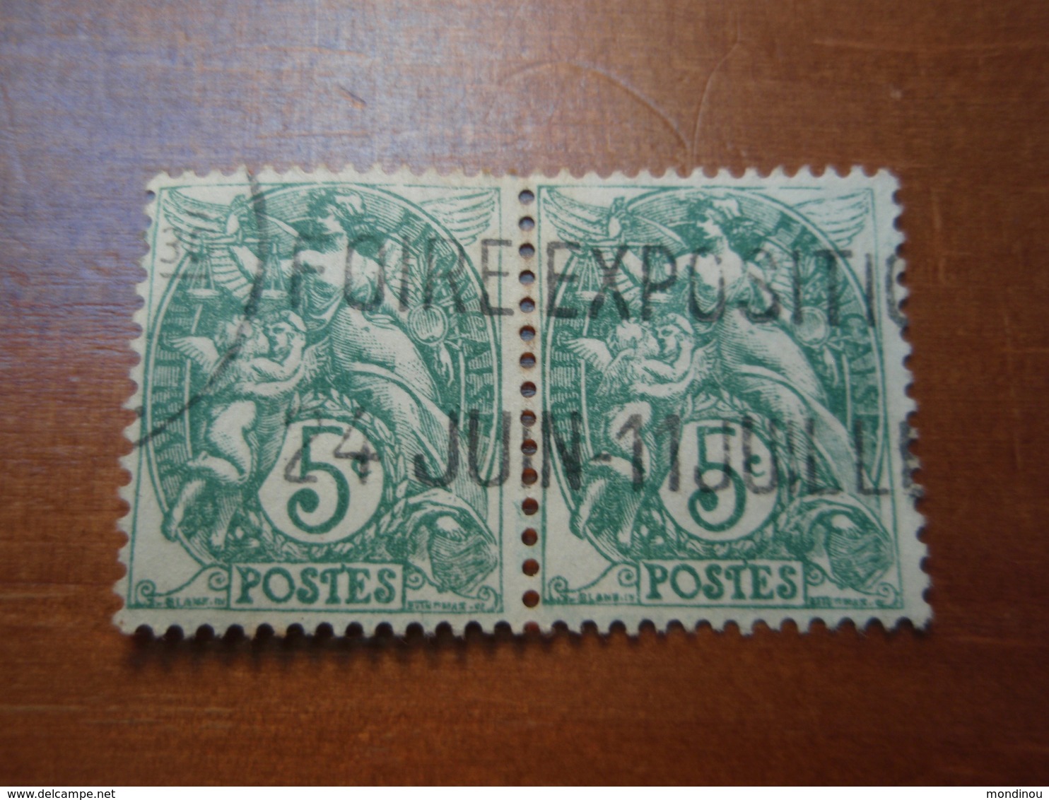 2 Timbres Type Blanc 5 Centimes FOIRE EXPOSITION 24 JUIN -11JUILLET - 1900-29 Blanc