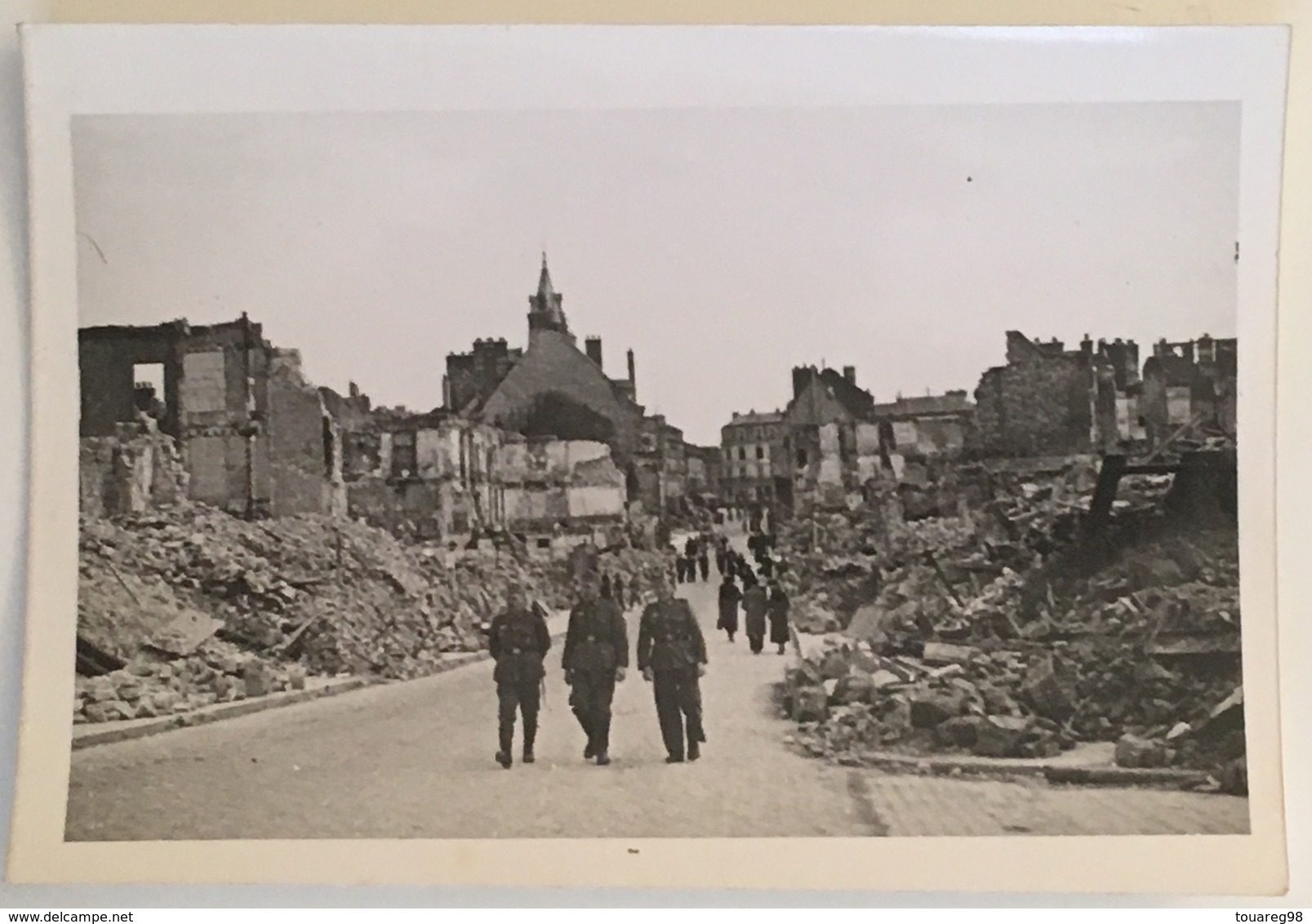 Compiègne Détruite. Vue Générale Rue Solférino. Militaires. Militaria. Guerre 1939-45. Destructions. WW2. WWII. - Guerra, Militari