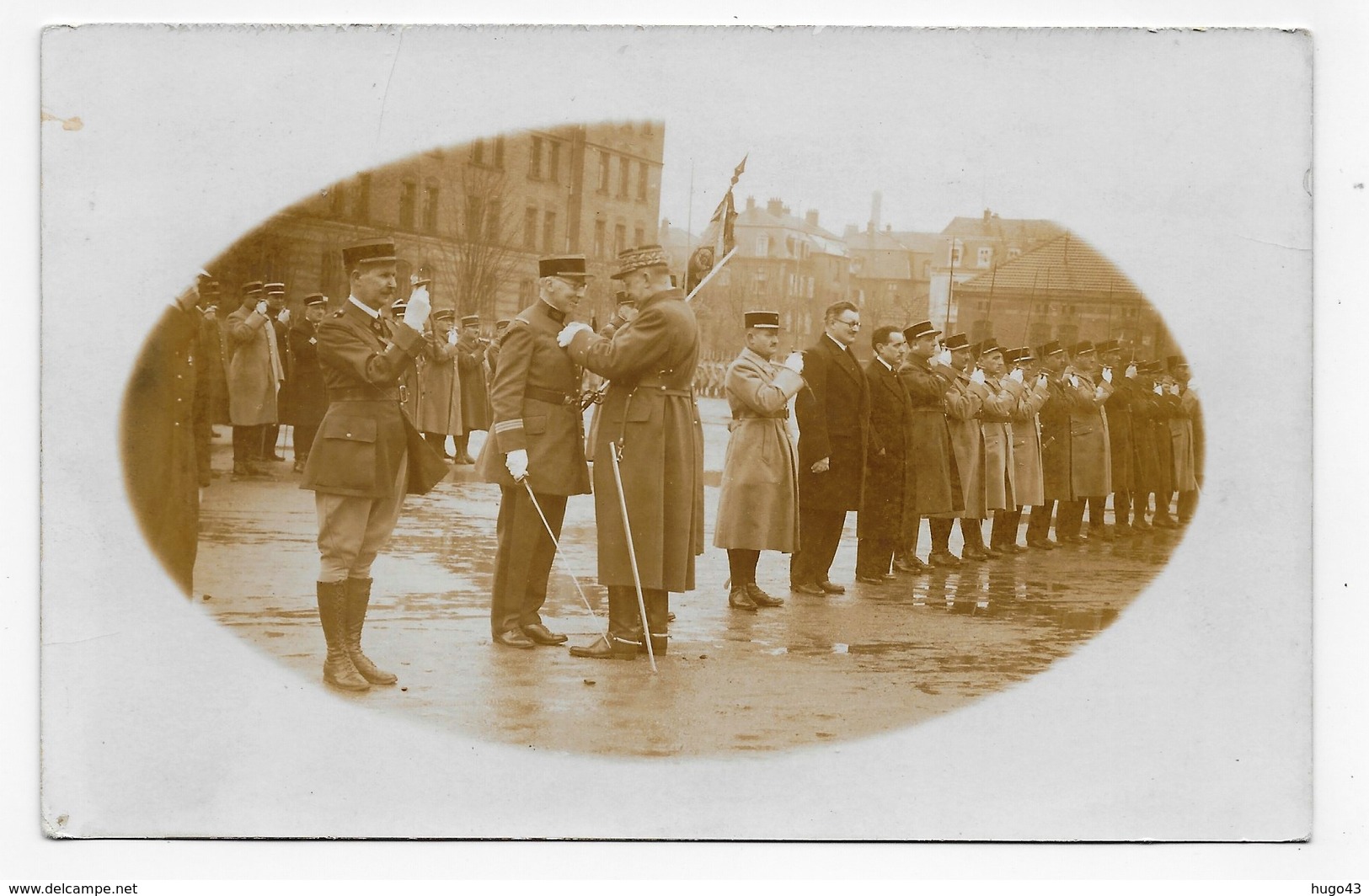 (RECTO / VERSO) MILITAIRES - REMISE DE MEDAILLE - CARTE PHOTO CPA NON VOYAGEE - 75 - Personen