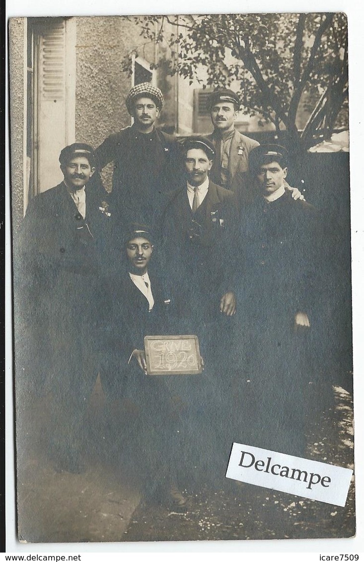 Grèves De 1920 - Carte-photo De  Cheminots Grèvistes ?? Avec Des Noms Au Verso - Grèves