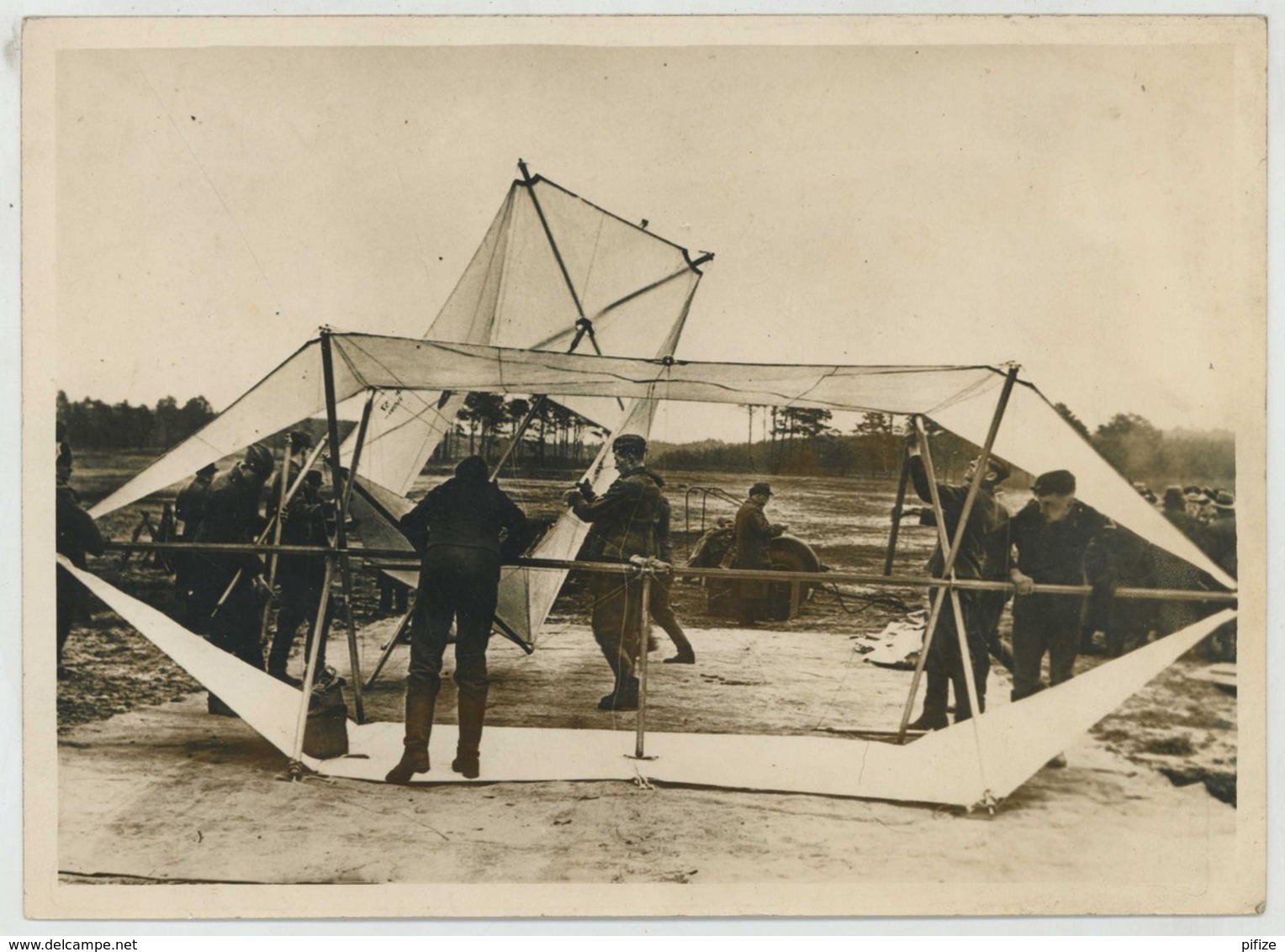 (Aviation) Ligne Siegfried . Barrages De Ballons Captifs Et Cerfs-volants En Allemagne . Un Cerf-volant . 1939 . - Aviación