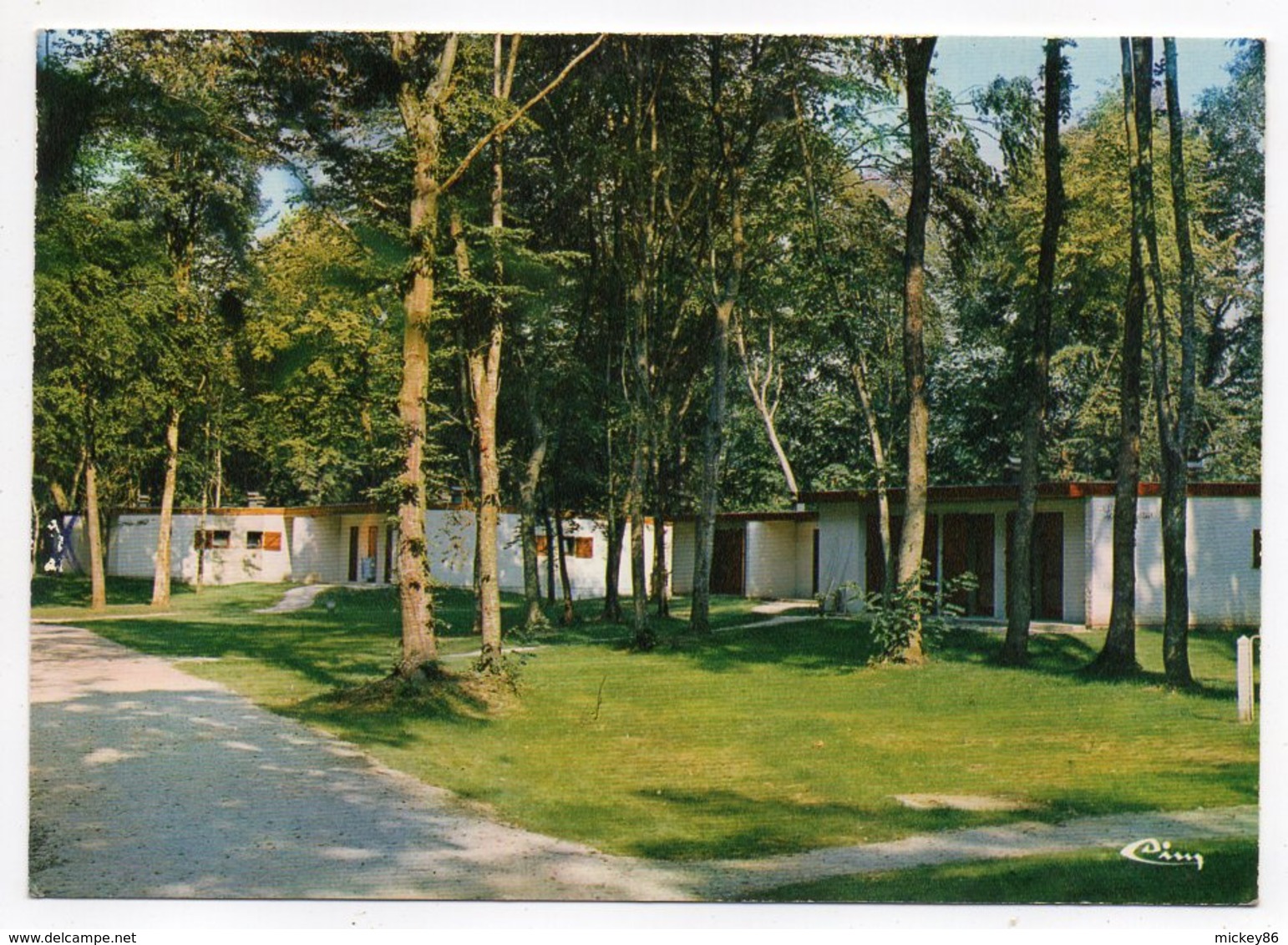 BEAULIEU SUR DORDOGNE-- Village De Vacances Sur Les Bords De La Dordogne  .....à Saisir - Other & Unclassified