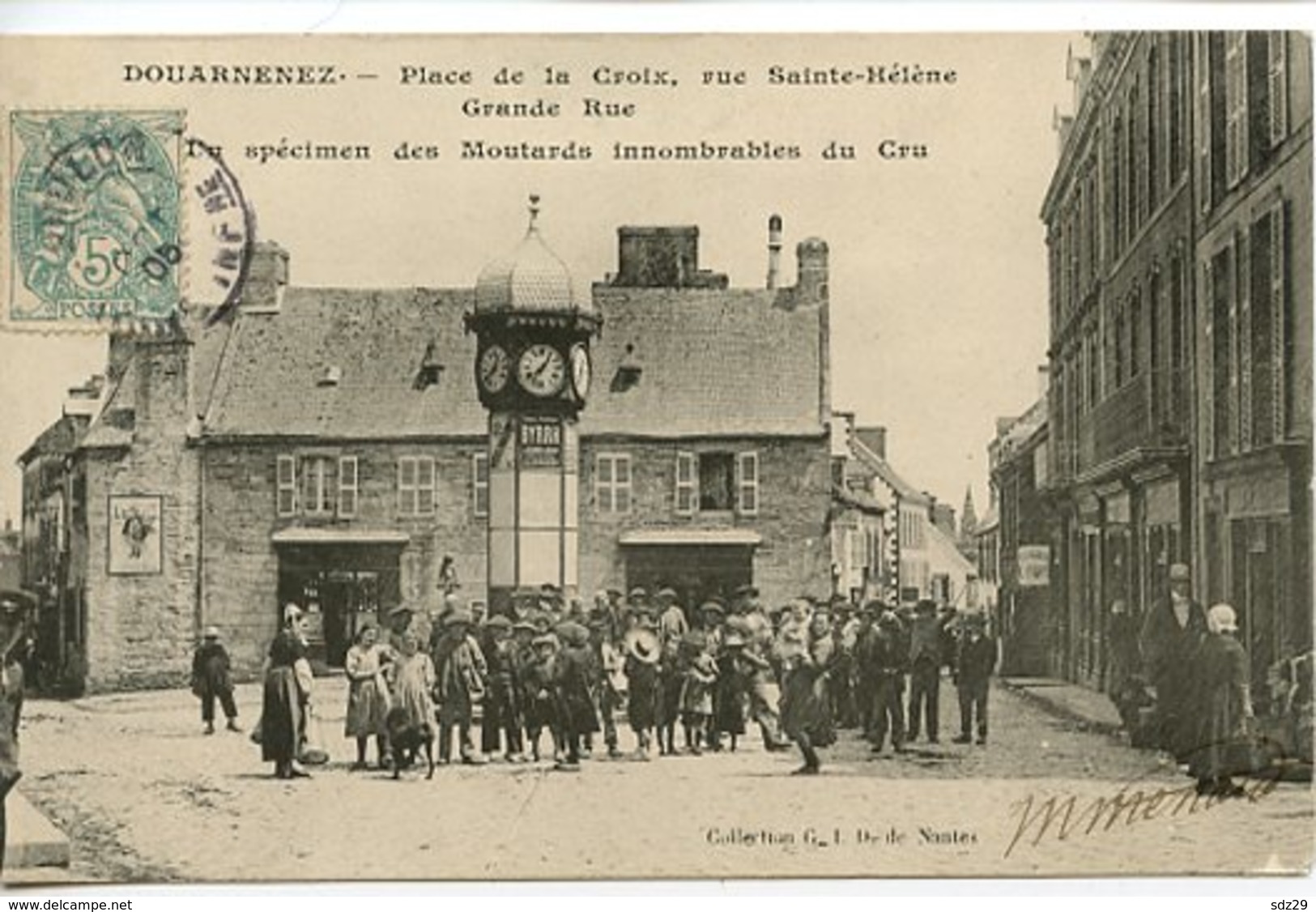 Douarnenez - Place De La Croix - Douarnenez