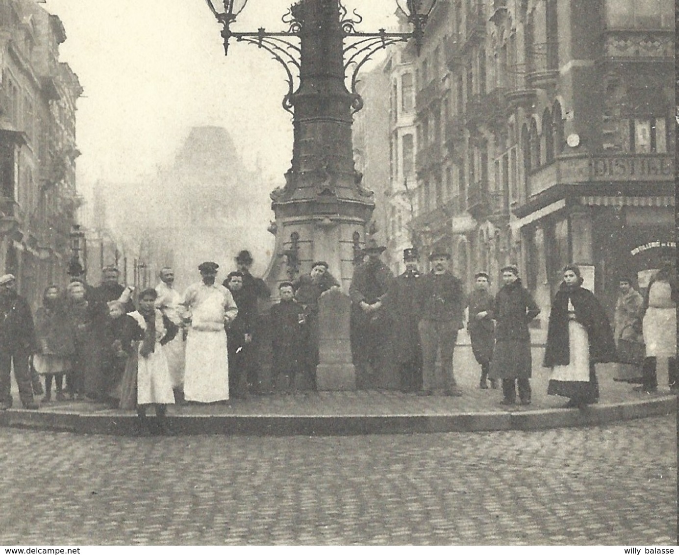 +++ CPA - BRUXELLES - ST GILLES - ST GILLIS - Fontaine De La Barrière  - Carte Animée  // - St-Gilles - St-Gillis