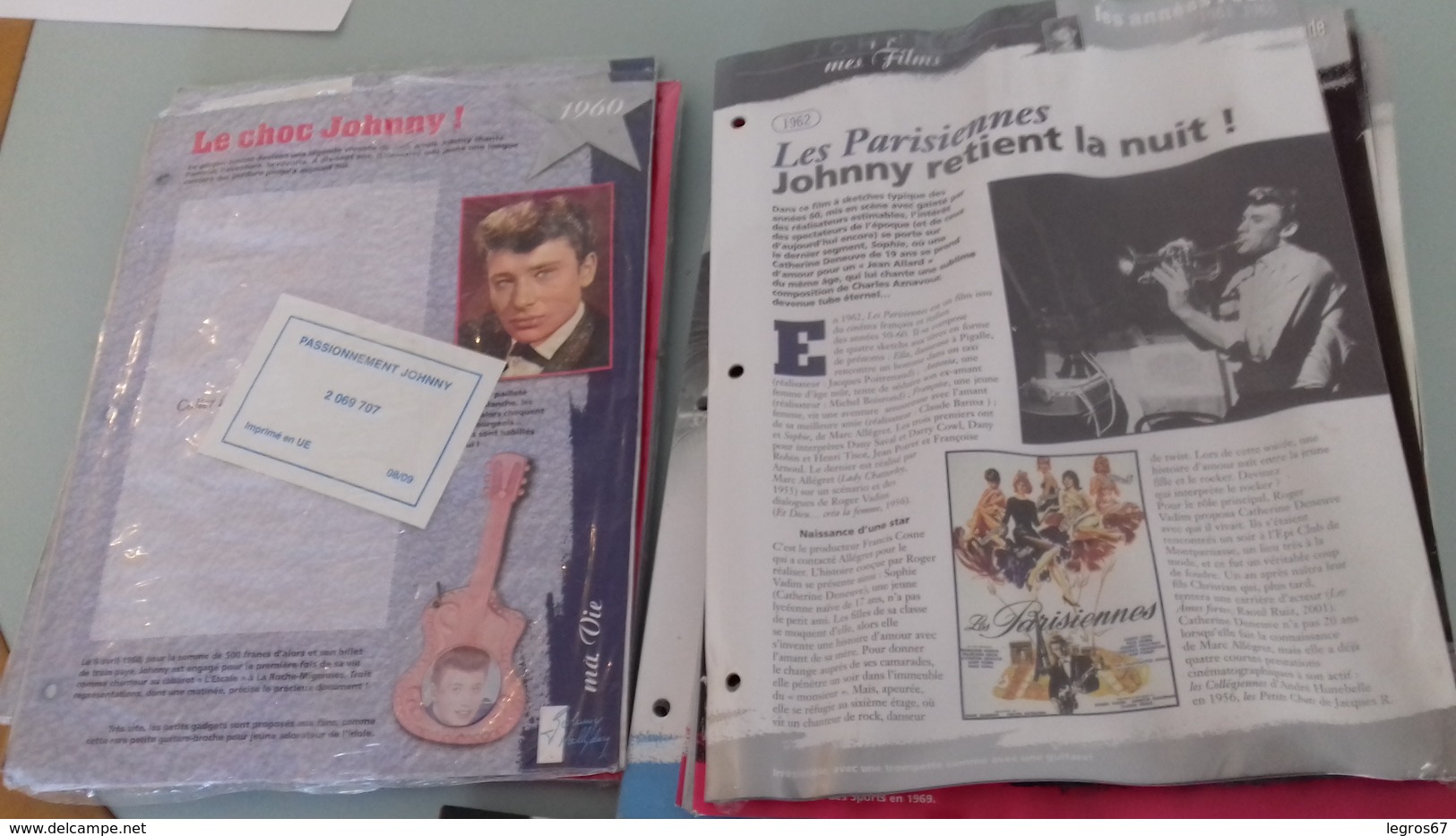 JOHNNY HALLYDAY - CLASSEUR , FEUILLETS ET POSTERS