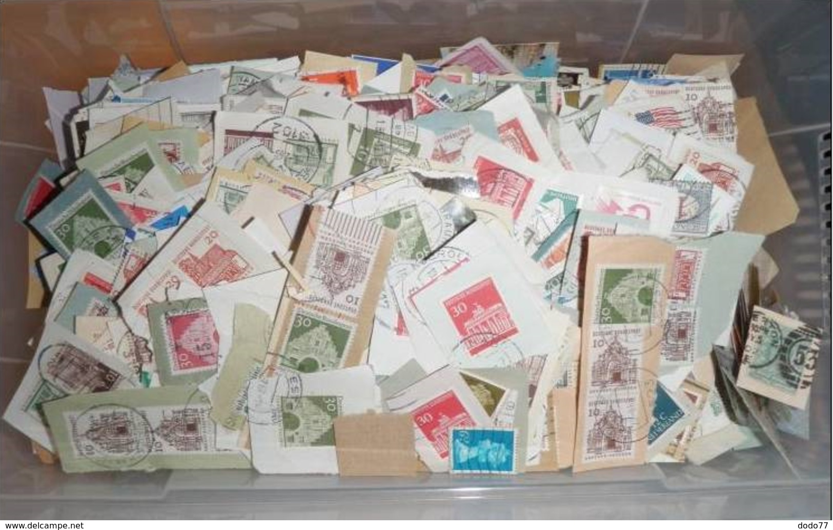 LOT 1 KILOS DE TIMBRES PETITS FORMATS SUR FRAGEMENTS AVEC MULTIPLE - Lots & Kiloware (mixtures) - Min. 1000 Stamps