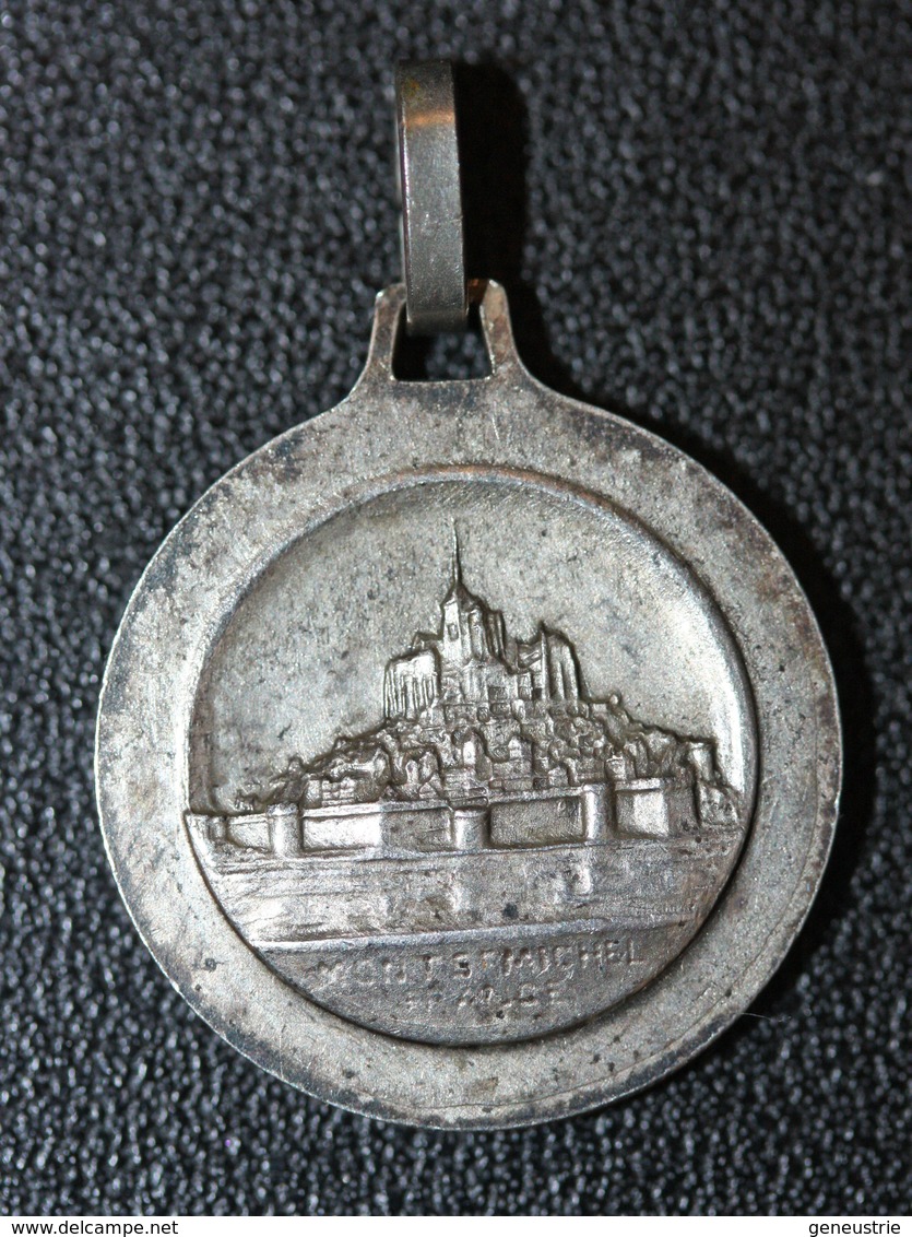 Pendentif Médaille Religieuse "Le Mont Saint Michel / Saint Christophe" Religious Medal - Religion & Esotérisme