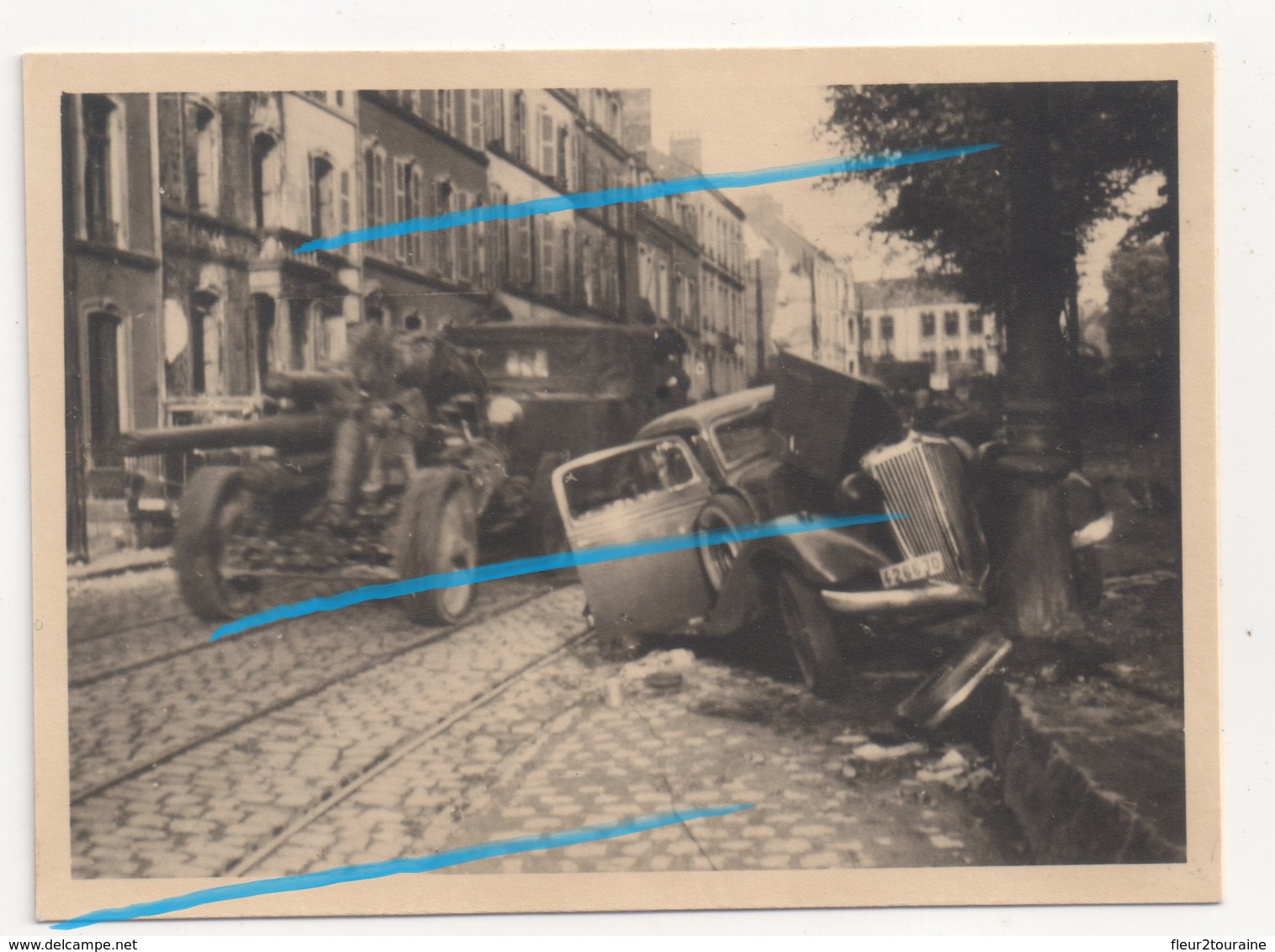 WW2 Convoi Allemand Passe Devant Voiture Française Accidentée à EPINAL Vosges 1940 ! - 1939-45