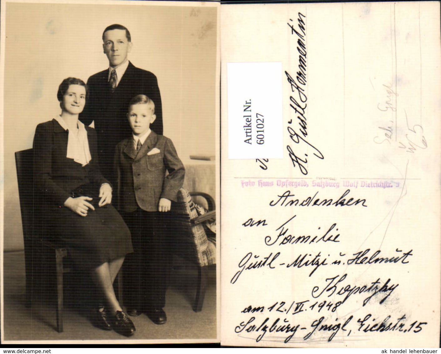 601027,Foto Ak Familie Portrait Pub Salzburg Gnigl 1948 Pub Hans Opfergeld - Sonstige & Ohne Zuordnung