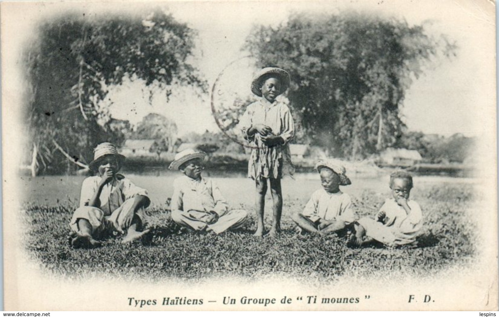 AMERIQUE - ANTILLES - HAÏTI --  Types Haïtiens - Un Groupe De " Ti Mounes - Haïti