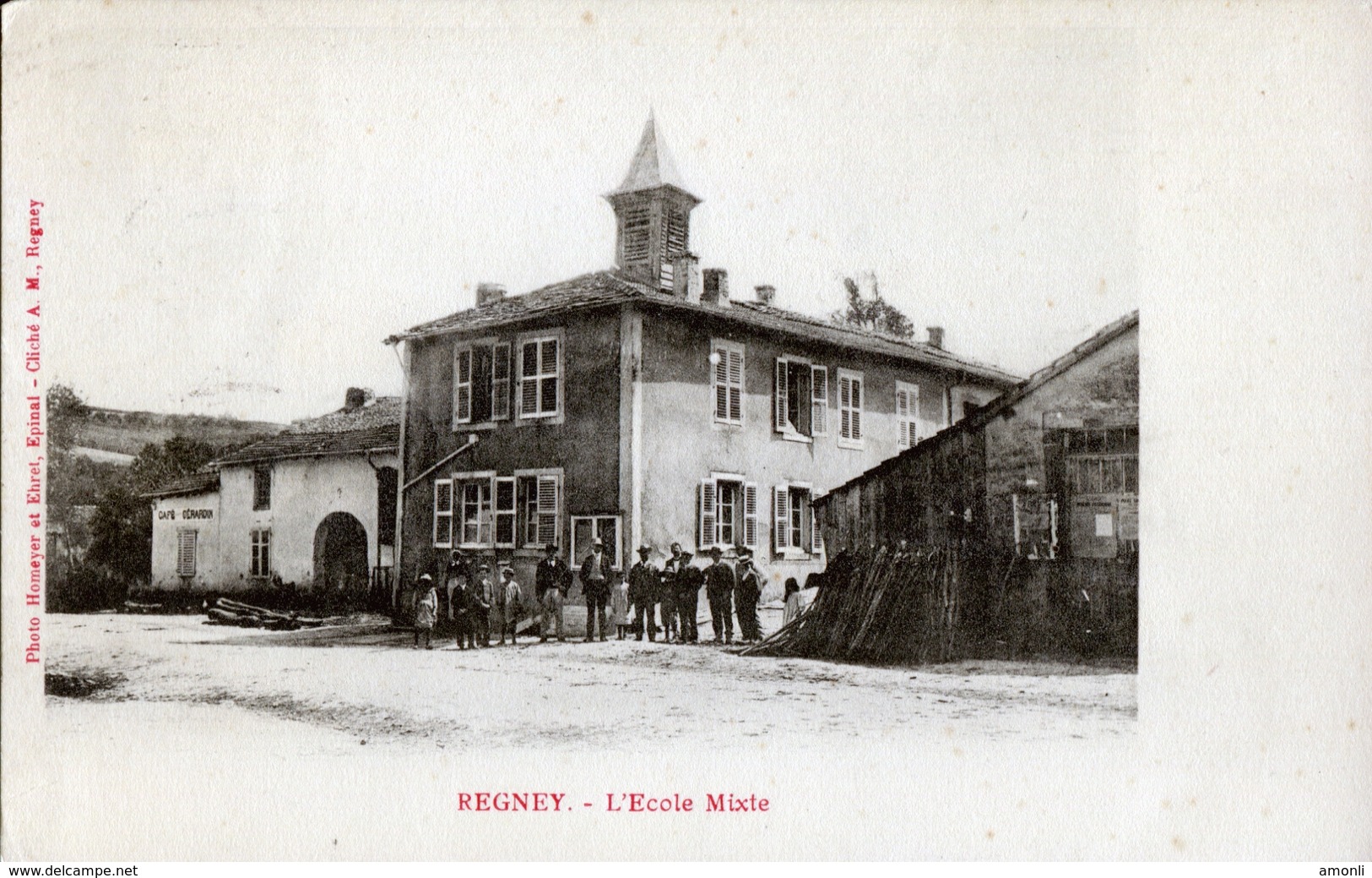 88. VOSGES - REGNEY - L'Ecole Mixte. (Café Gerardin 2e Plan). - Vincey