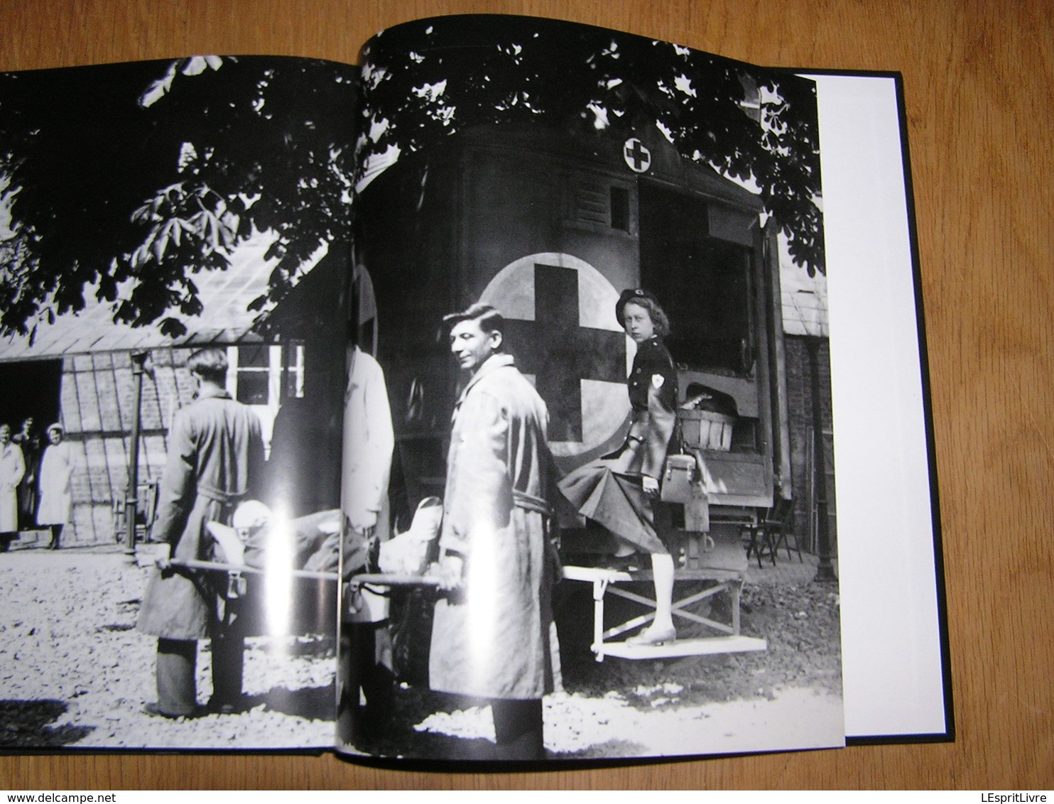 LES TRAINS SANITAIRES Guerre 14 18 40 45 Chemins de Fer Wagon Hopital Blessé Infirmière Motor-Corps Médecin Croix Rouge