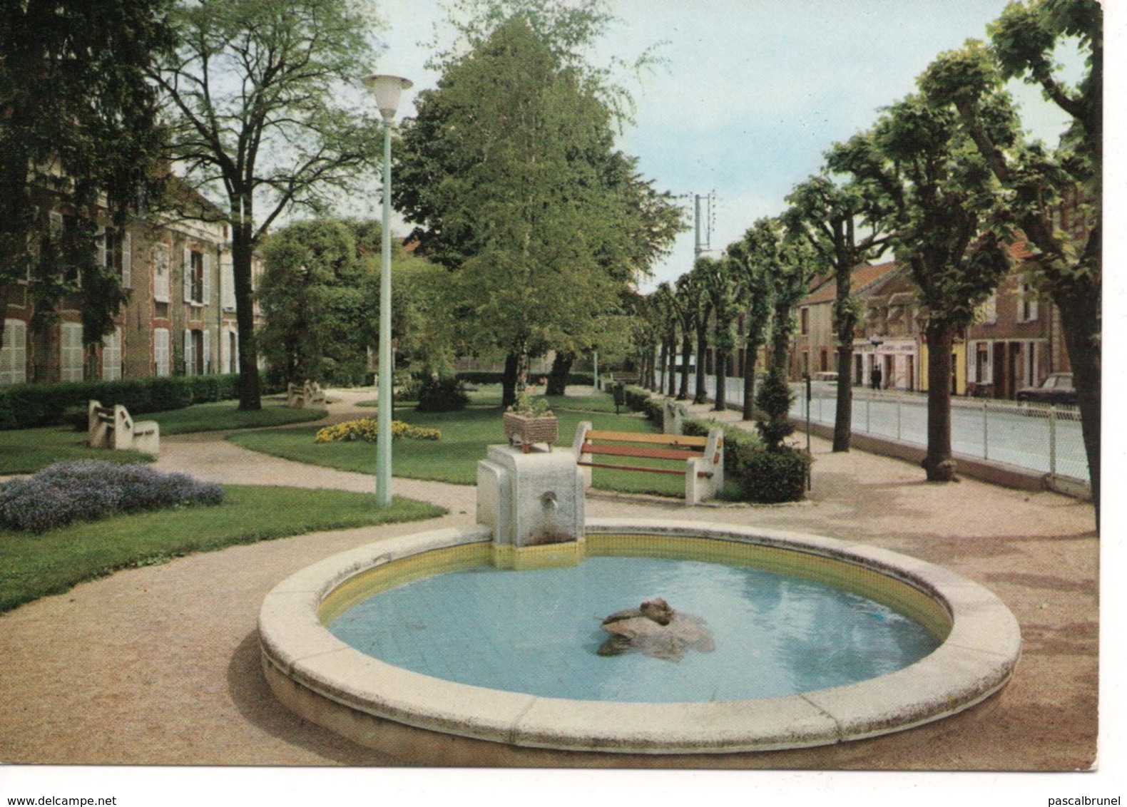 ROMILLY SUR SEINE - LE SQUARE DES CITES UNIES - Romilly-sur-Seine