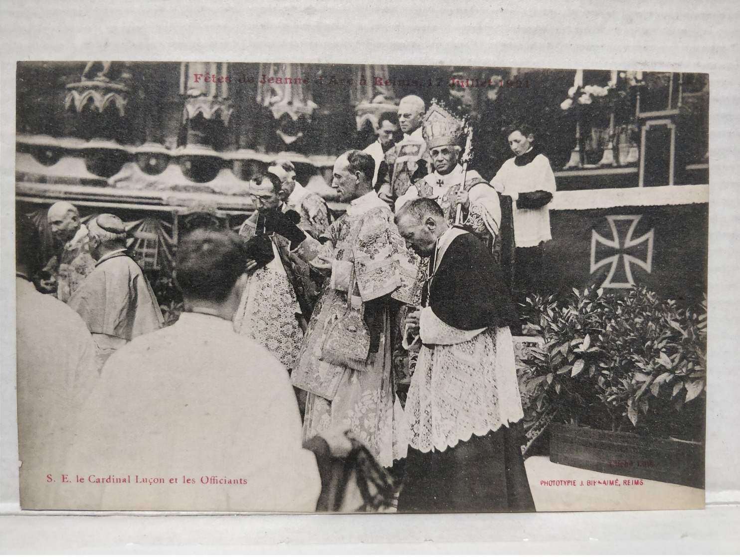 Reims. Cardinal Luçon Et Ces Officiants - Reims