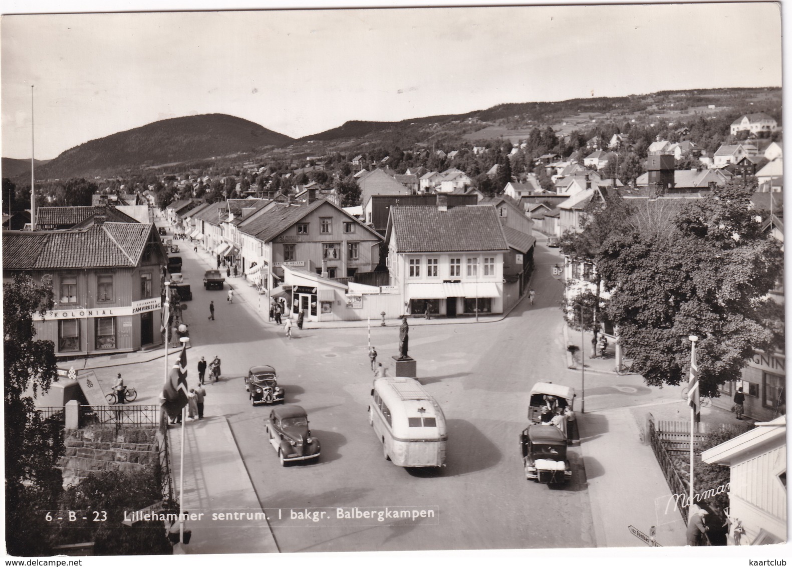 Lillehammer: VOLVO PV 53-56, CITROËN TRACTION AVANT, AUTOBUS/COACH, OLDTIMER CARS - Sentrum - (Norge/Norway) - 1954 - Voitures De Tourisme