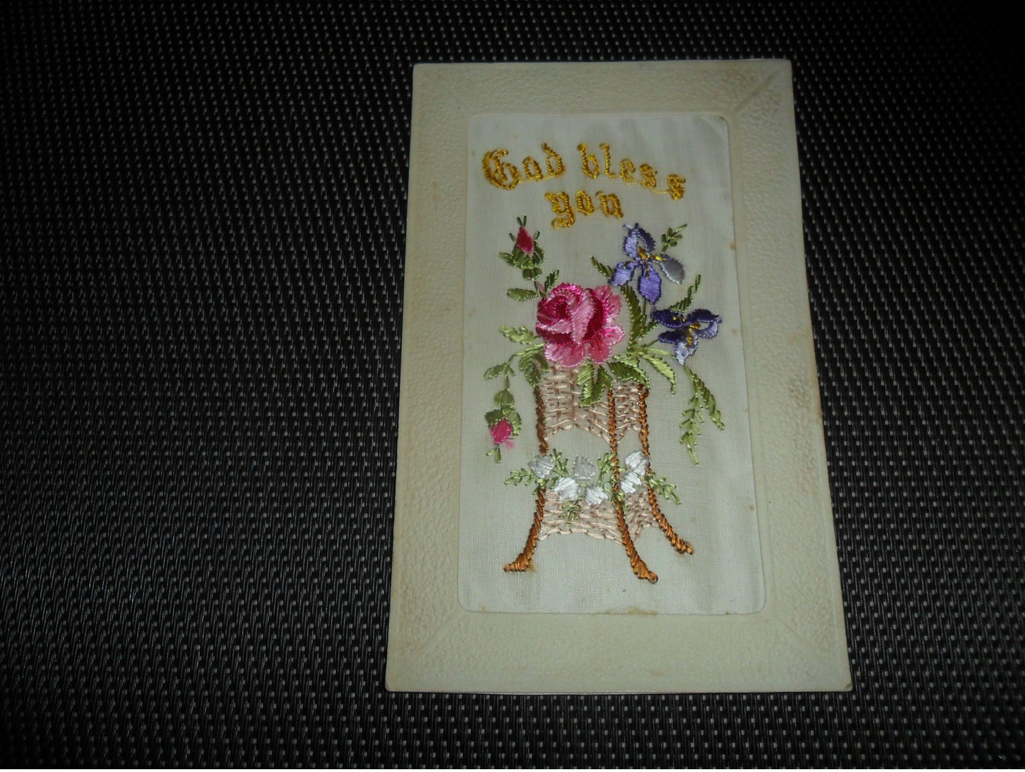 Carte Brodée ( 142 )  Geborduurde Kaart   God Bless You - Ricamate