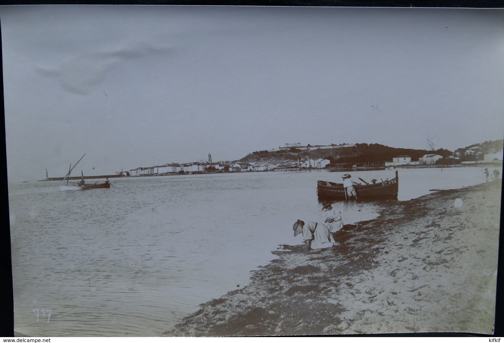 Veritable Photographie Photo Ancienne 23X16cm Vers 1900 St Saint Tropez Vu De La Plage De La Bouillabaisse Bateaux Pêche - Places