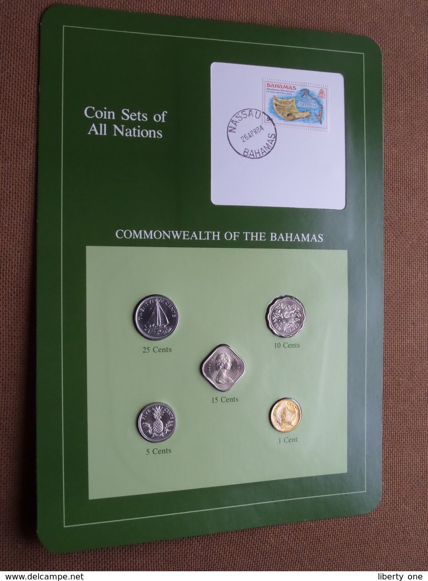 COMMONWEALTH OF THE BAHAMAS ( From The Serie Coin Sets Of All Nations ) Card 20,5 X 29,5 Cm. ) + Stamp '84 ! - Bahamas