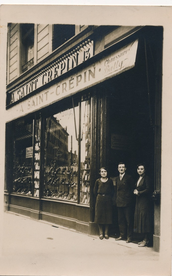 I85 - COMMERCE - Carte Photo - Marchand De Chaussures - A Saint-Crépin - Chaussures Bally - Magasins