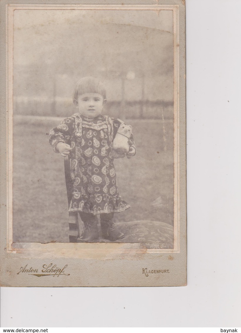 AST56  ~  AUSTRIA, KLAGENFURT  ~  CABINET  PHOTO,  CDV  -- GIRL, TOY  -  16,7 Cm  X 10,8 ~  PHOTO  ANTON SCHOPF - Alte (vor 1900)