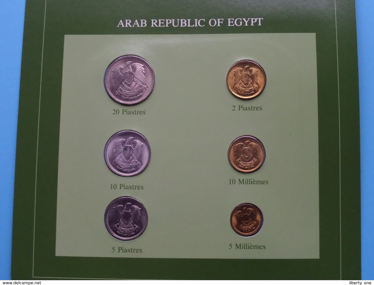 ARAB REPUBLIC OF EGYPT ( From The Serie Coin Sets Of All Nations ) Card 20,5 X 29,5 Cm. ) + Stamp '83 - Egypte