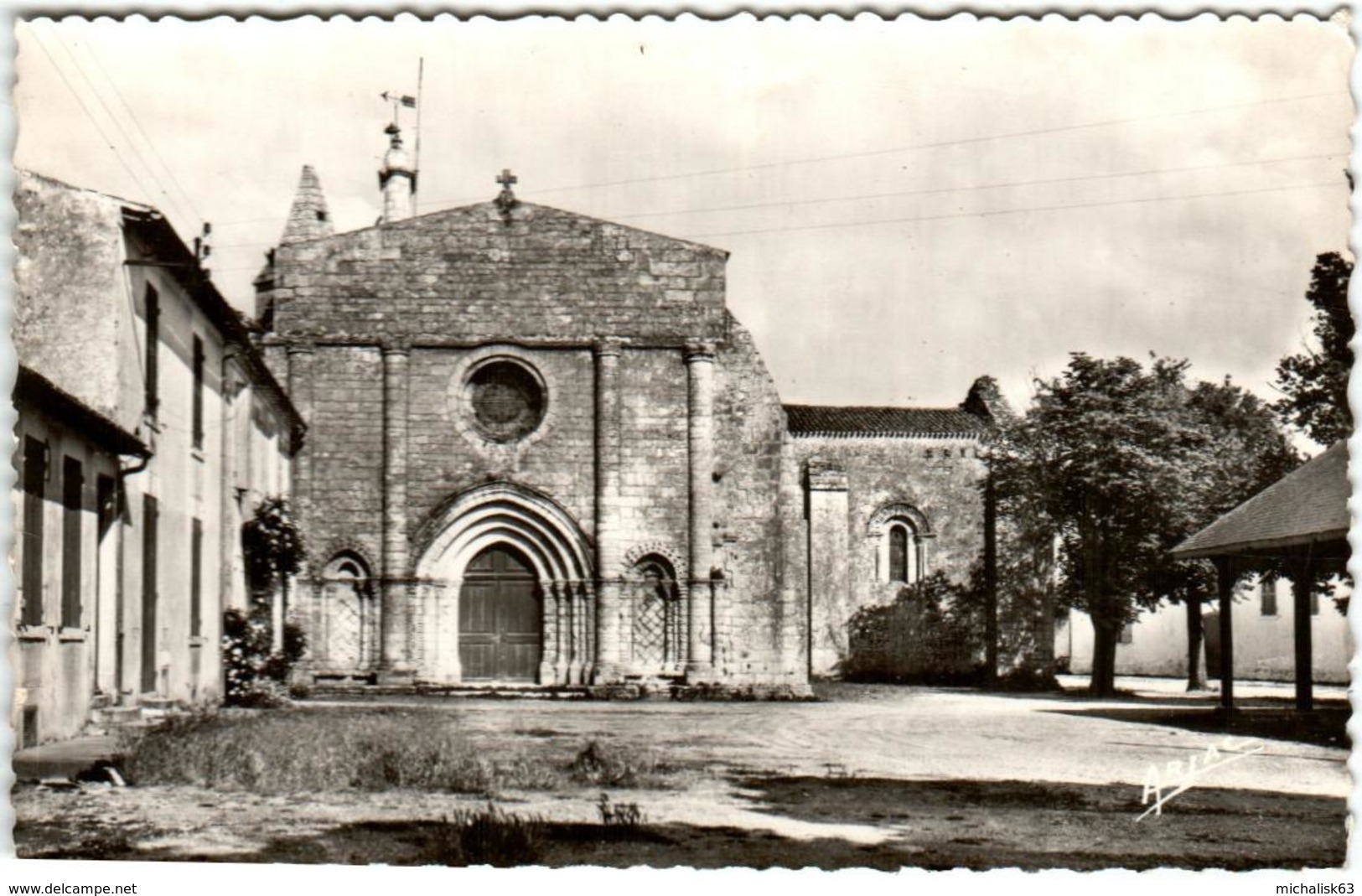 4KSI 329 ILE D'OLERON - SAINT GEORGES - PLACE DU MARCHE - L'EGLISE - Ile D'Oléron