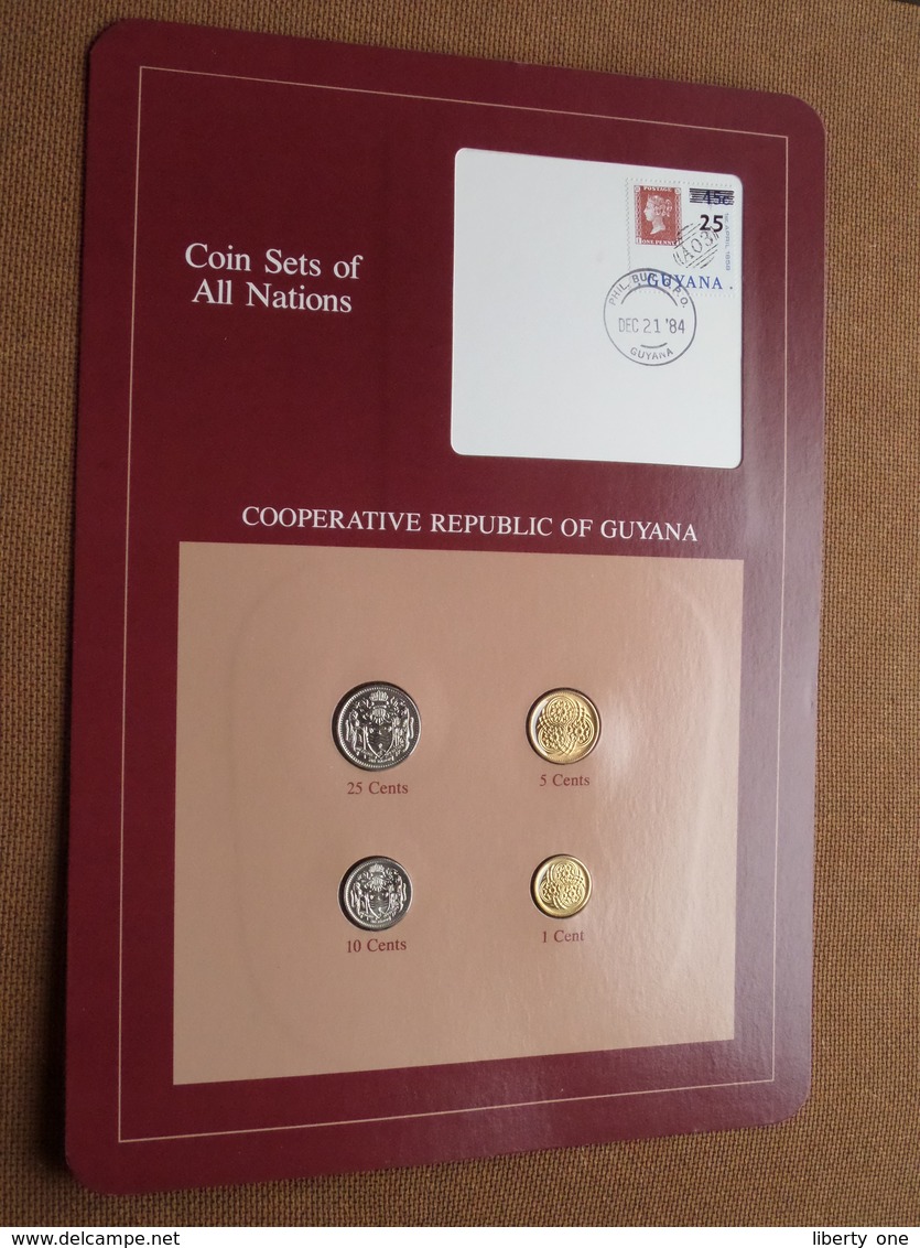 COOPERATIVE REPUBLIC OF GUYANA ( From The Serie Coin Sets Of All Nations ) Card 20,5 X 29,5 Cm. ) + Stamp '84 ! - Guyana