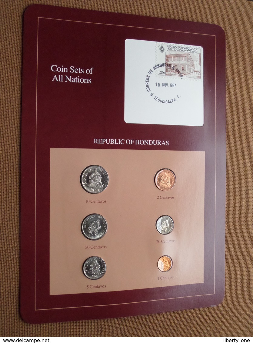 REPUBLIC OF HONDURAS ( From The Serie Coin Sets Of All Nations ) Card 20,5 X 29,5 Cm. ) + Stamp '87 ! - Honduras