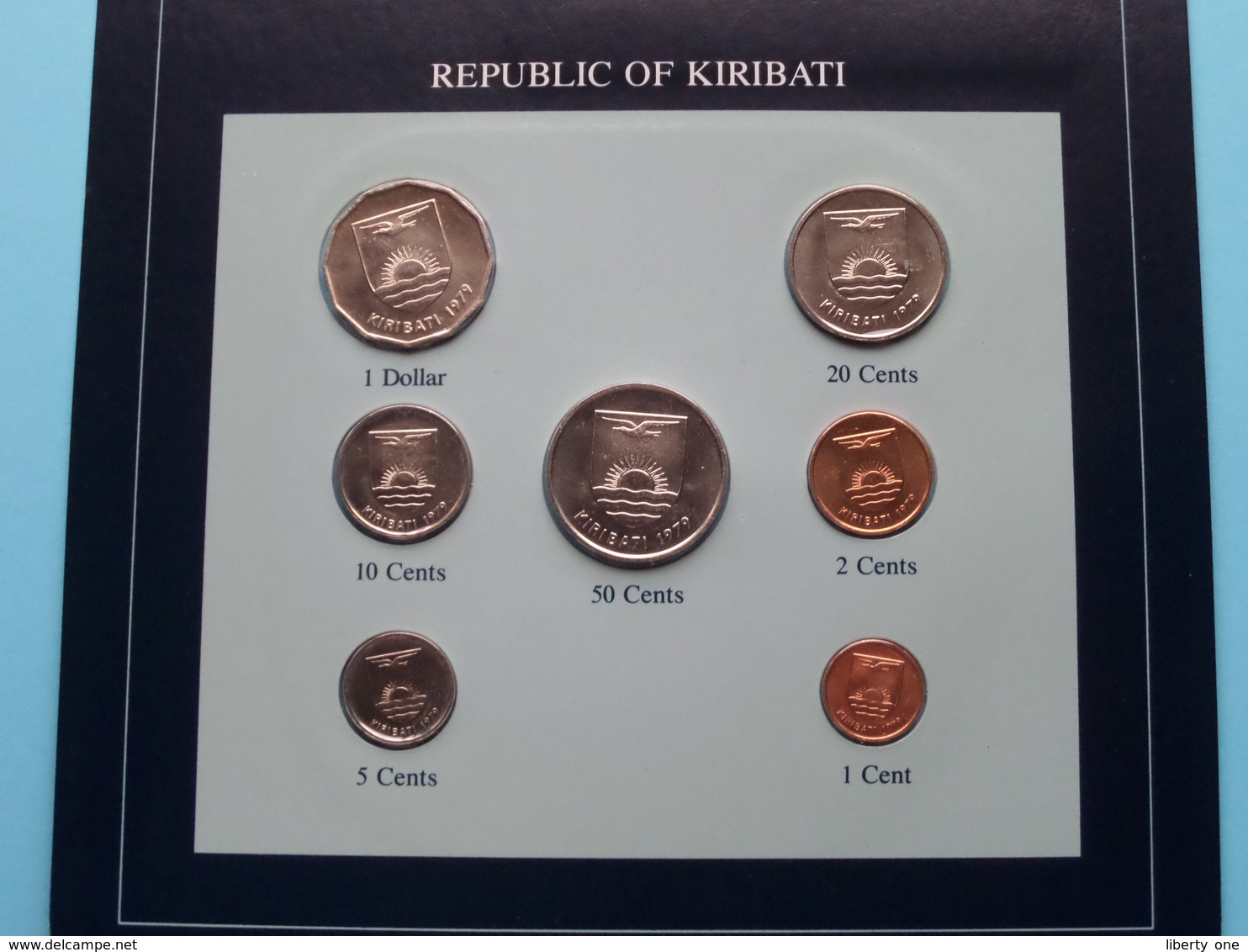 REPUBLIC OF KIRIBATI ( From The Serie Coin Sets Of All Nations ) Card 20,5 X 29,5 Cm. ) + Stamp '86 ! - Kiribati