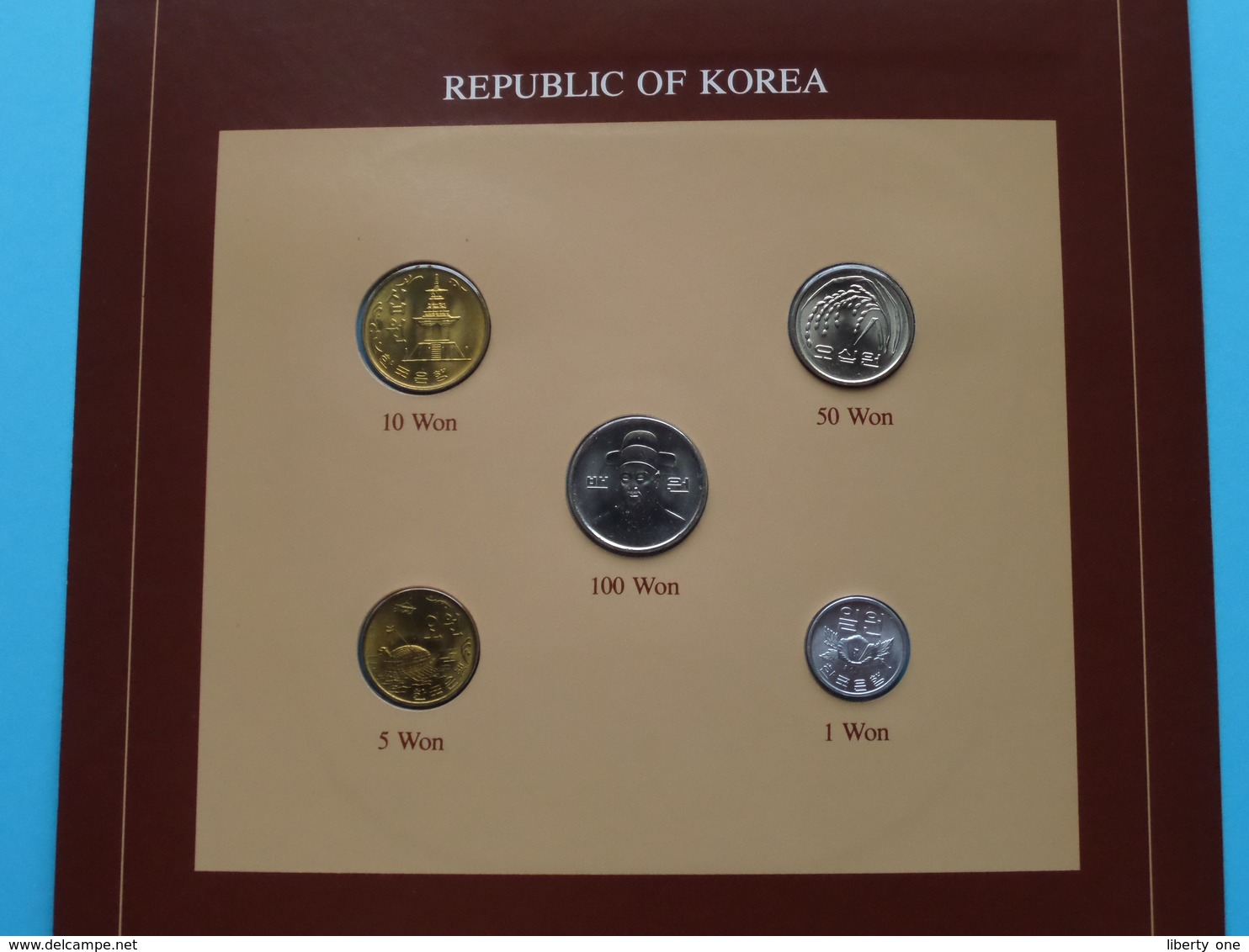 REPUBLIC OF KOREA ( From The Serie Coin Sets Of All Nations ) Card 20,5 X 29,5 Cm. ) + Stamp '83 ! - Corée Du Sud