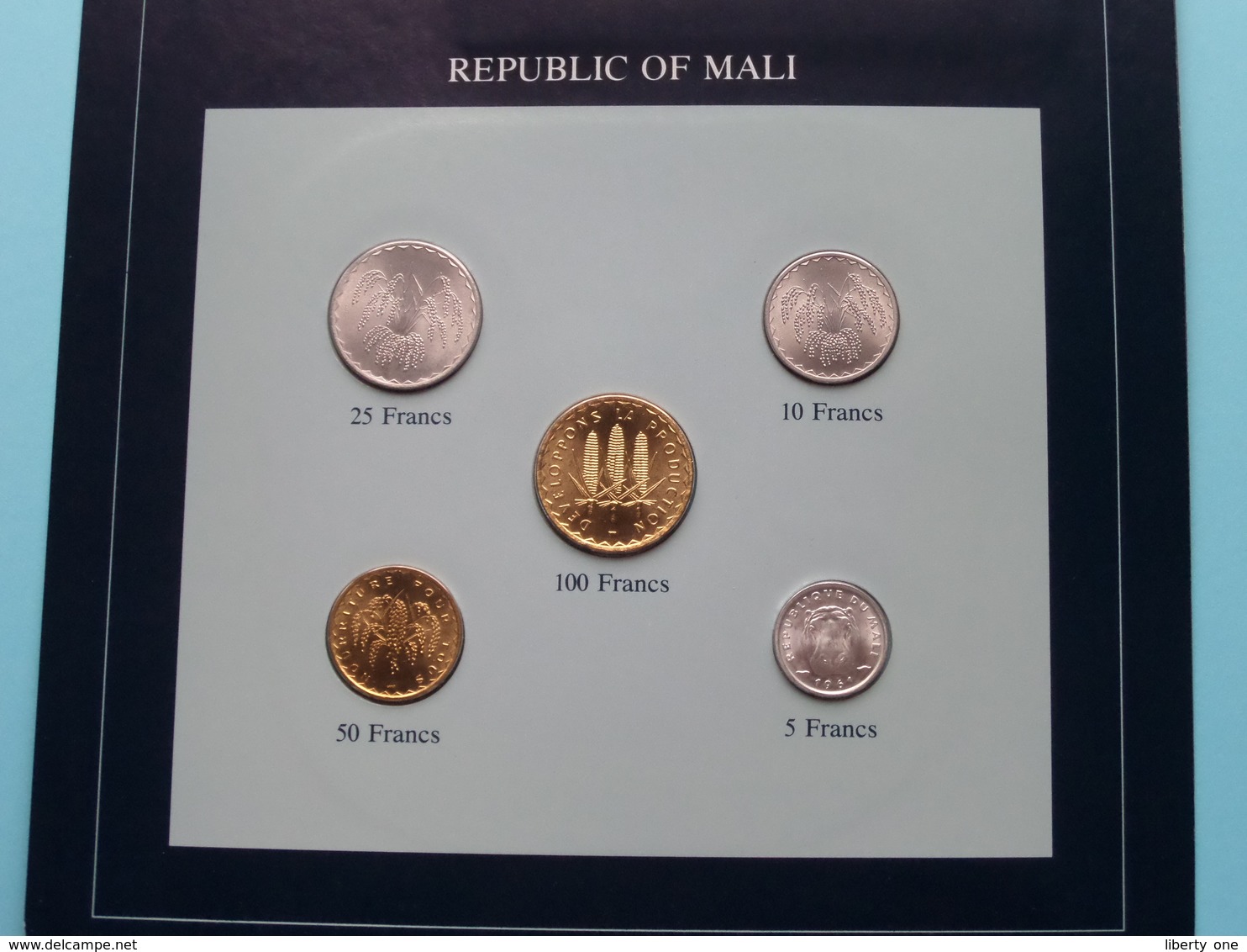 REPUBLIC OF MALI ( From The Serie Coin Sets Of All Nations ) Card 20,5 X 29,5 Cm. ) + Stamp '83 ! - Mali (1962-1984)