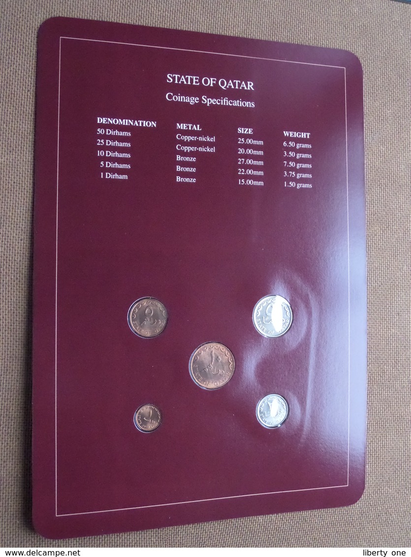 STATE OF QATAR ( From The Serie Coin Sets Of All Nations ) Card 20,5 X 29,5 Cm. ) + Stamp '86 ! - Qatar