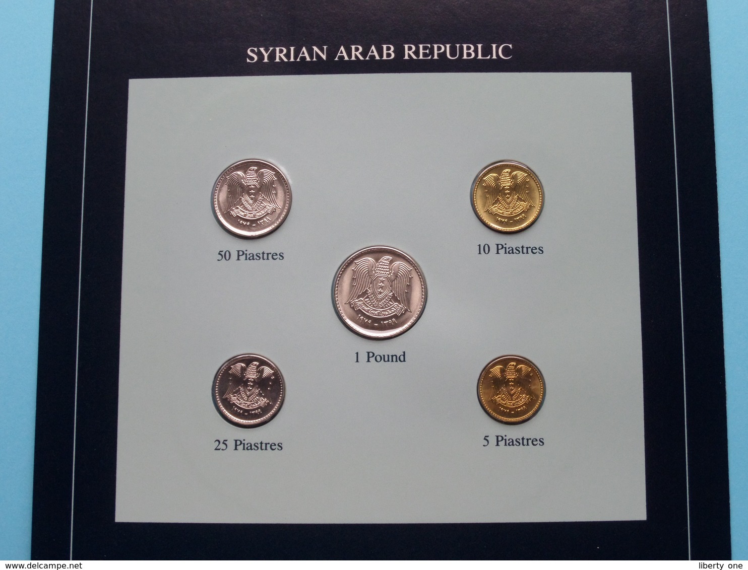 SYRIAN ARAB REPUBLIC ( From The Serie Coin Sets Of All Nations ) Card 20,5 X 29,5 Cm. ) + Stamp '85 ! - Syrie