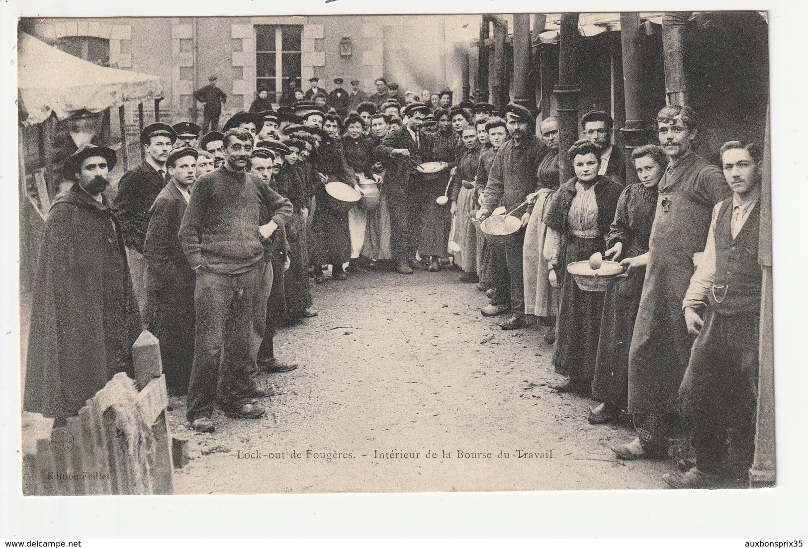 LOCK OUT DE FOUGERES - INTERIEUR DE LA BOURSE DU TRAVAIL -  35 - Fougeres