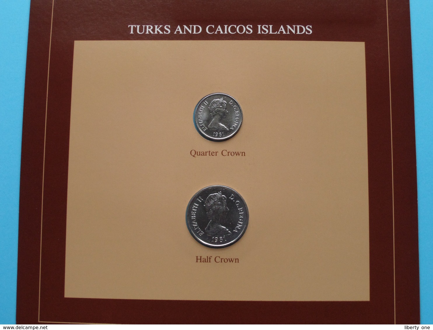 TURKS AND CAICOS ISLANDS ( From The Serie Coin Sets Of All Nations ) Card 20,5 X 29,5 Cm. ) + Stamp '82 ! - Turks E Caicos (Isole)