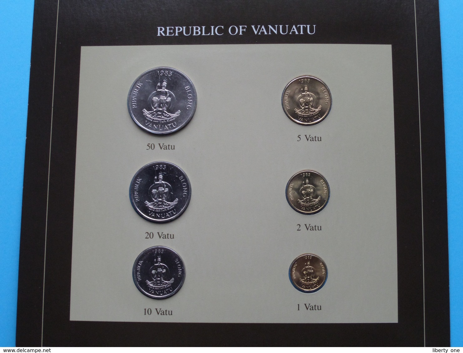 REPUBLIC OF VANUATU ( From The Serie Coin Sets Of All Nations ) Card 20,5 X 29,5 Cm. ) + Stamp '83 ! - Uruguay