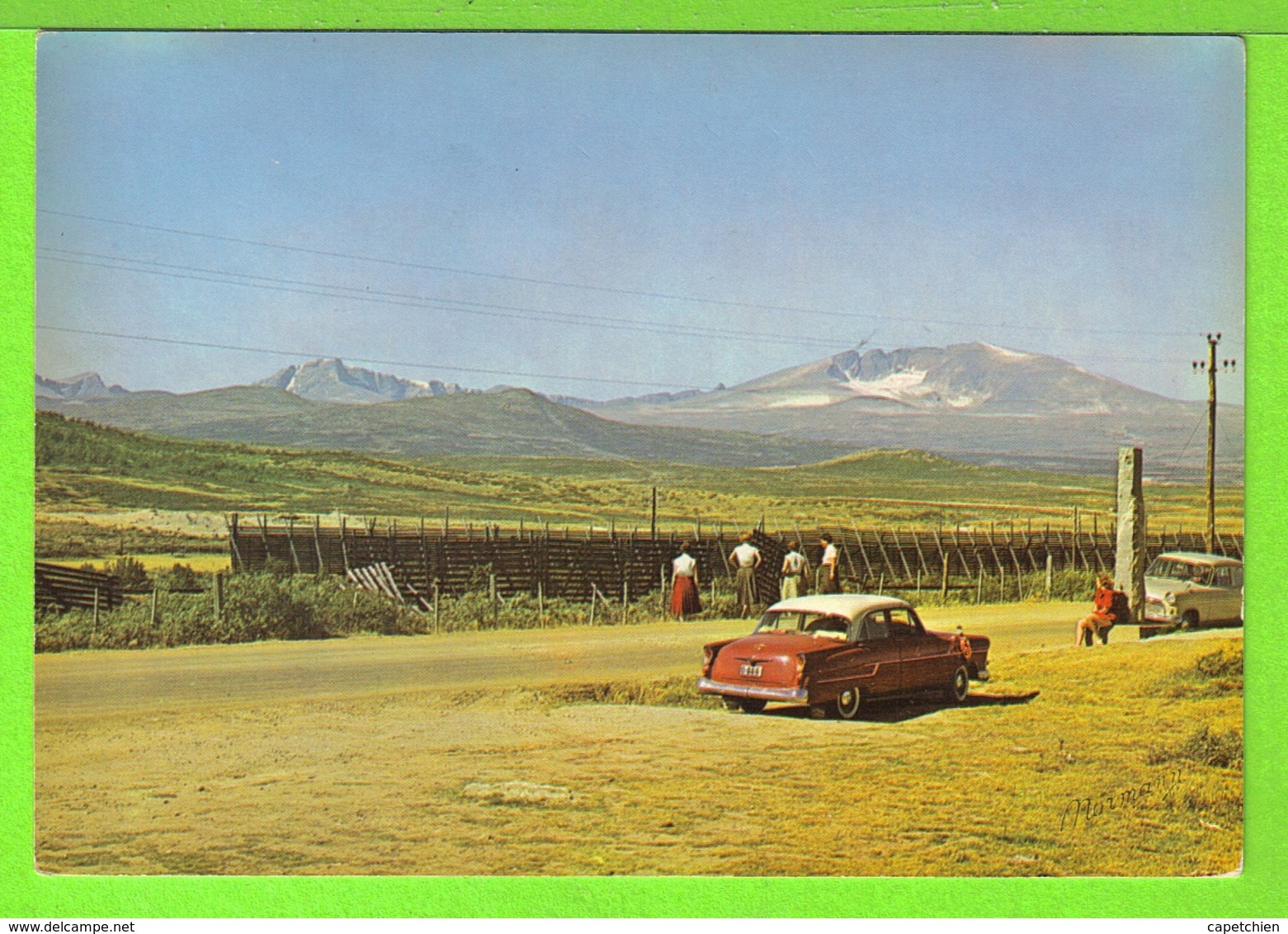 DET HOYESTE PUNKT PO VEGEN OVER DOVREFJELL 1025 M / I BAKGRUNNEN SNOHETTA 2286 M / FOTO ARNE W. NORMANN / N° 1149 - Norwegen