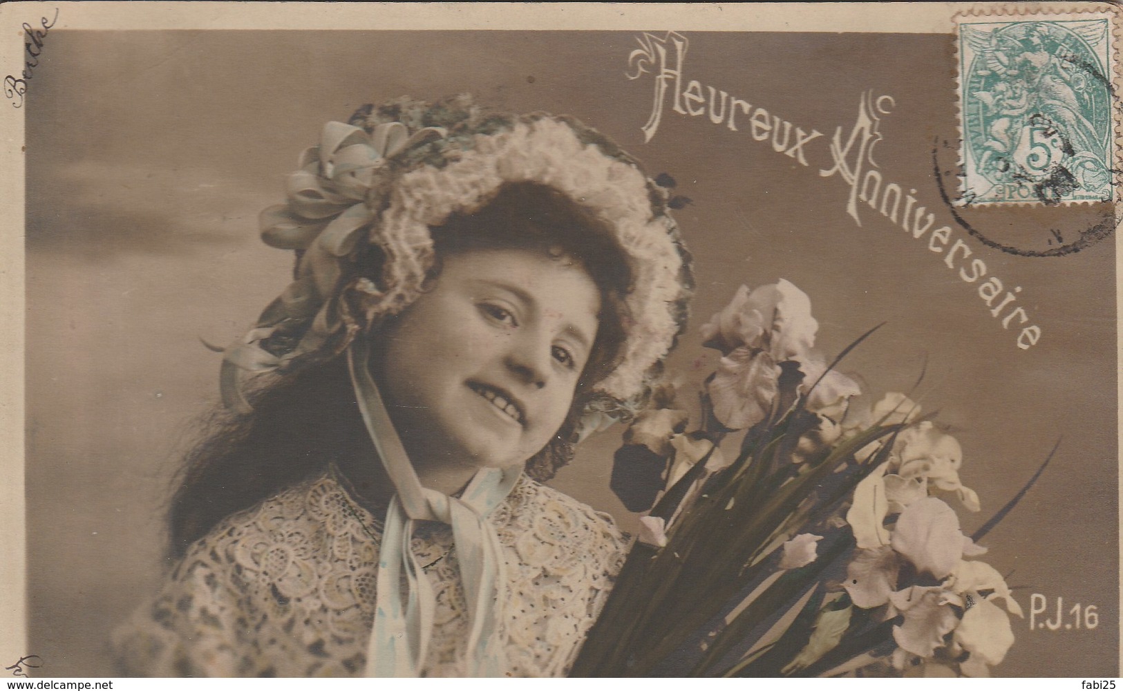 ENFANT PETITE FILLE HEUREUX ANNIVERSAIRE CHEVEUX BOUCLEES CHAPEAU - Portraits