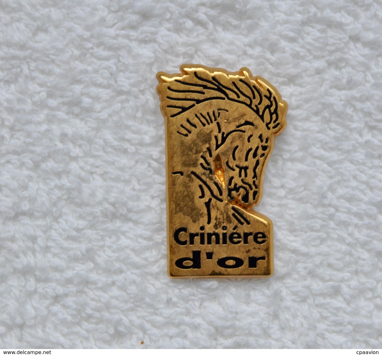Pin's Cheval Crinière D'or - Tiere