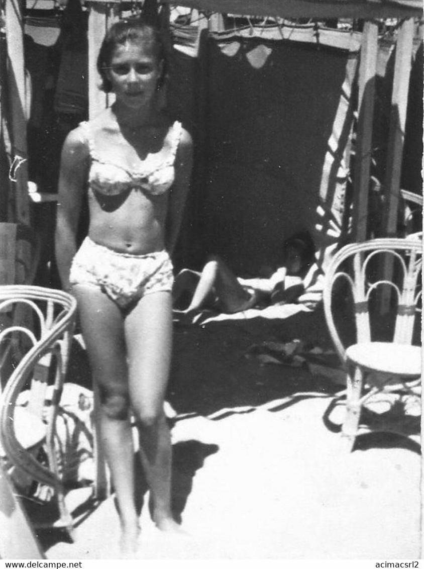 Pin-ups - X621 - PIN UP WOMAN FEMME Pretty Teen GIRL in swimsuit bikini by  the beach - Photo 10x7cm 1966