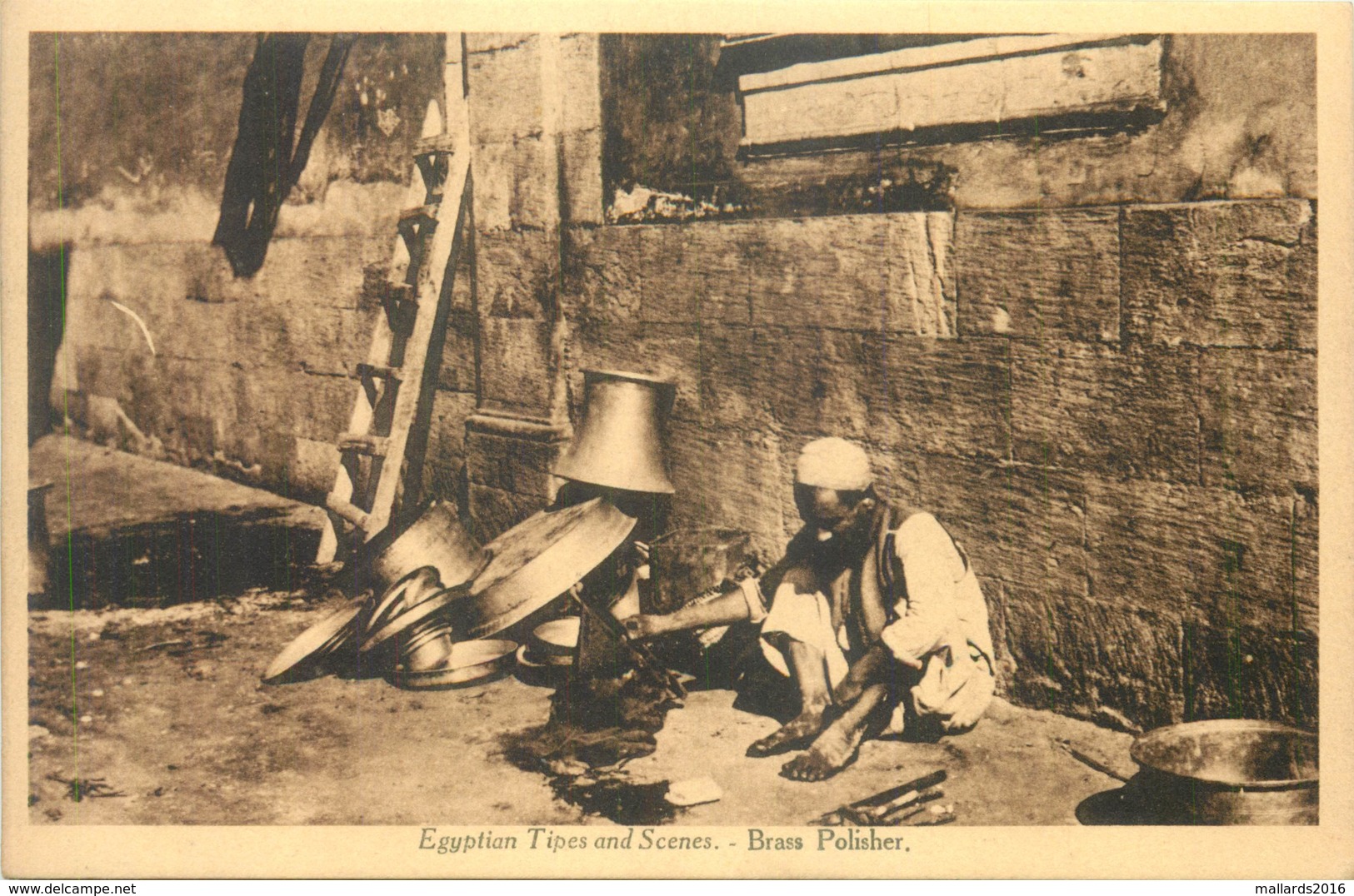 EGYPT - BRASS POLISHER ~ AN OLD POSTCARD #91526 - Other & Unclassified