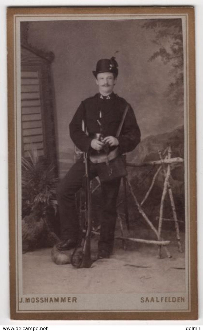 CDV Photo Originale XIXéme Militaria Soldat Fusil Sacoche Poudre Par Jacob Mosshammer Saafelden Austria Cdv 2704 - Guerre, Militaire