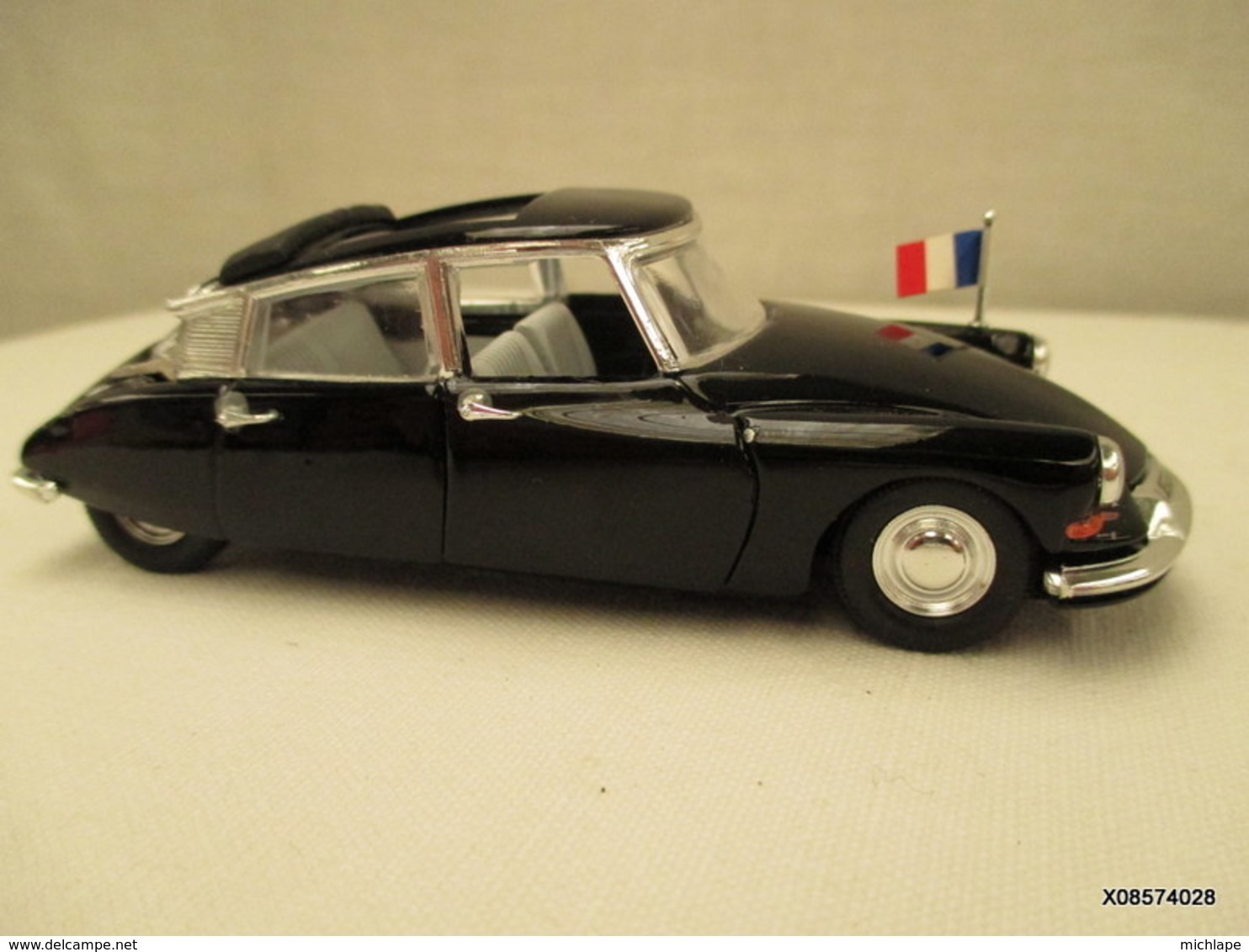 VOITURE Miniature  1/43 Em  CITROEN D S 19  -  Presidentiel (DE GAULLE ) - PEINTURE D'ORIGINE  Noire Etat Proche Du Neuf - Jouets Anciens