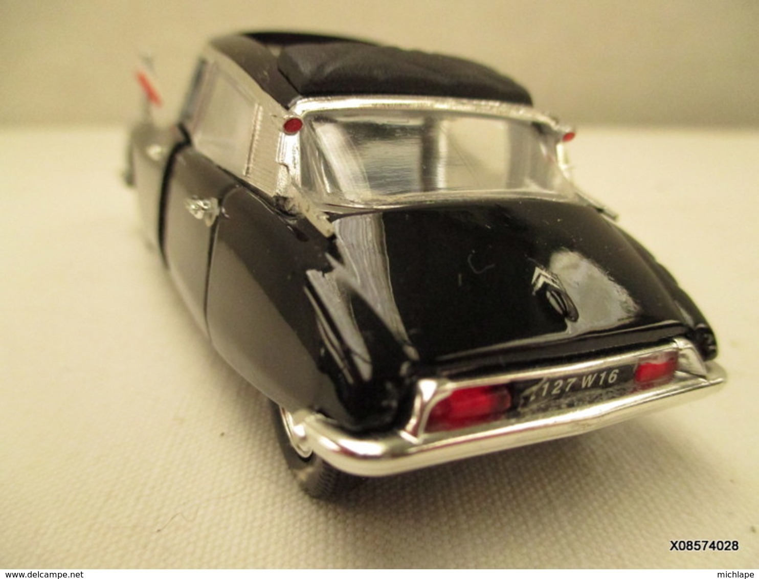 VOITURE Miniature  1/43 Em  CITROEN D S 19  -  Presidentiel (DE GAULLE ) - PEINTURE D'ORIGINE  Noire Etat Proche Du Neuf - Jouets Anciens