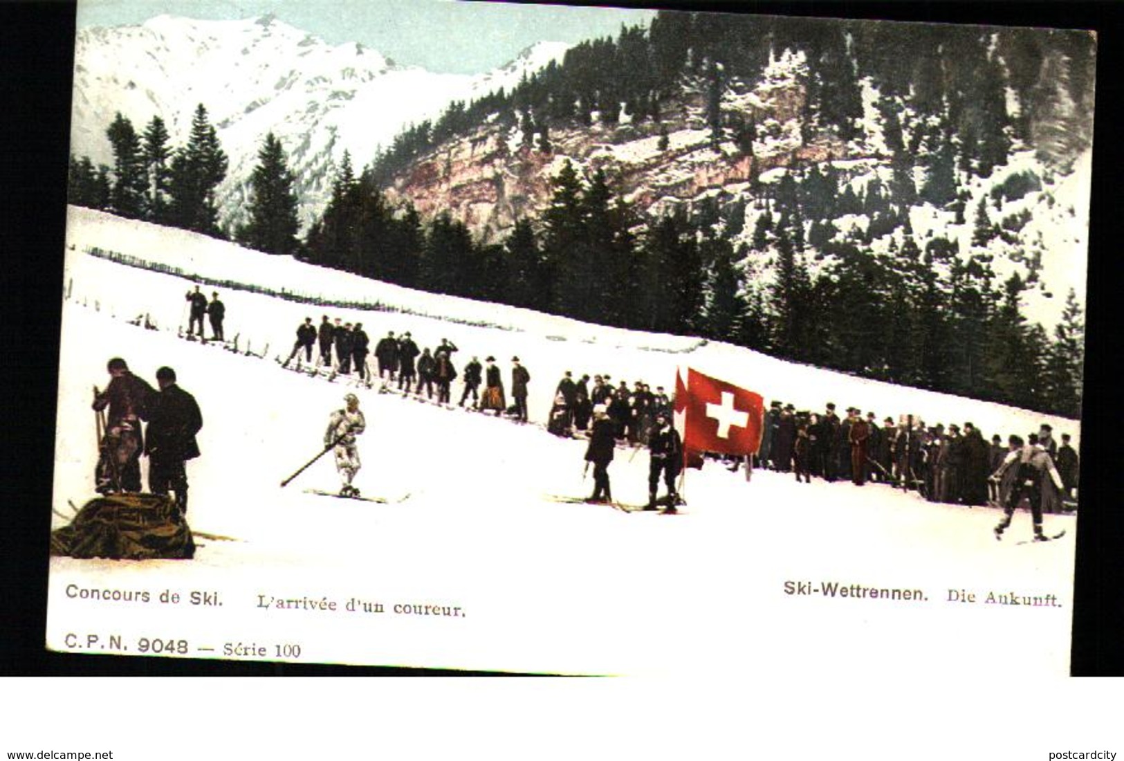 CONCOURS DE SKI - L'ARRIVEE D'UN COUREUR - SKI WETTRENNEN - Sport Invernali