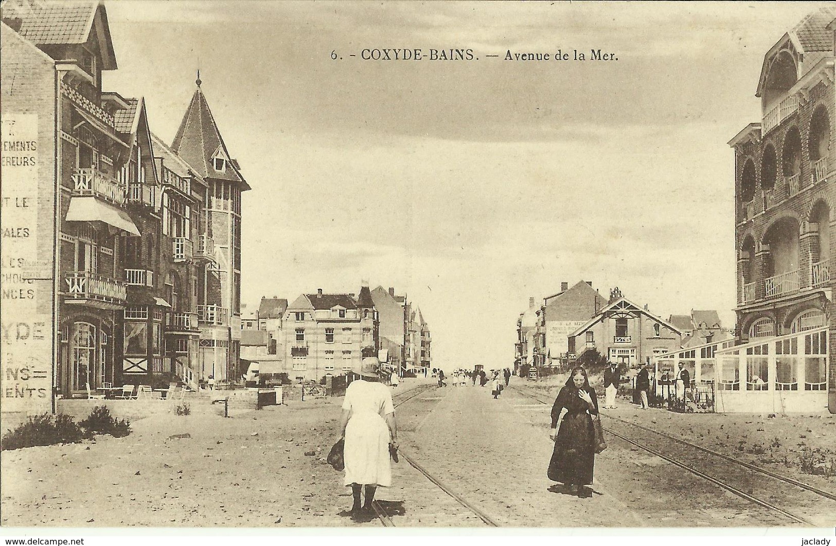 Coxyde-Bains -- Avenue De La Mer.     (2 Scans) - Koksijde