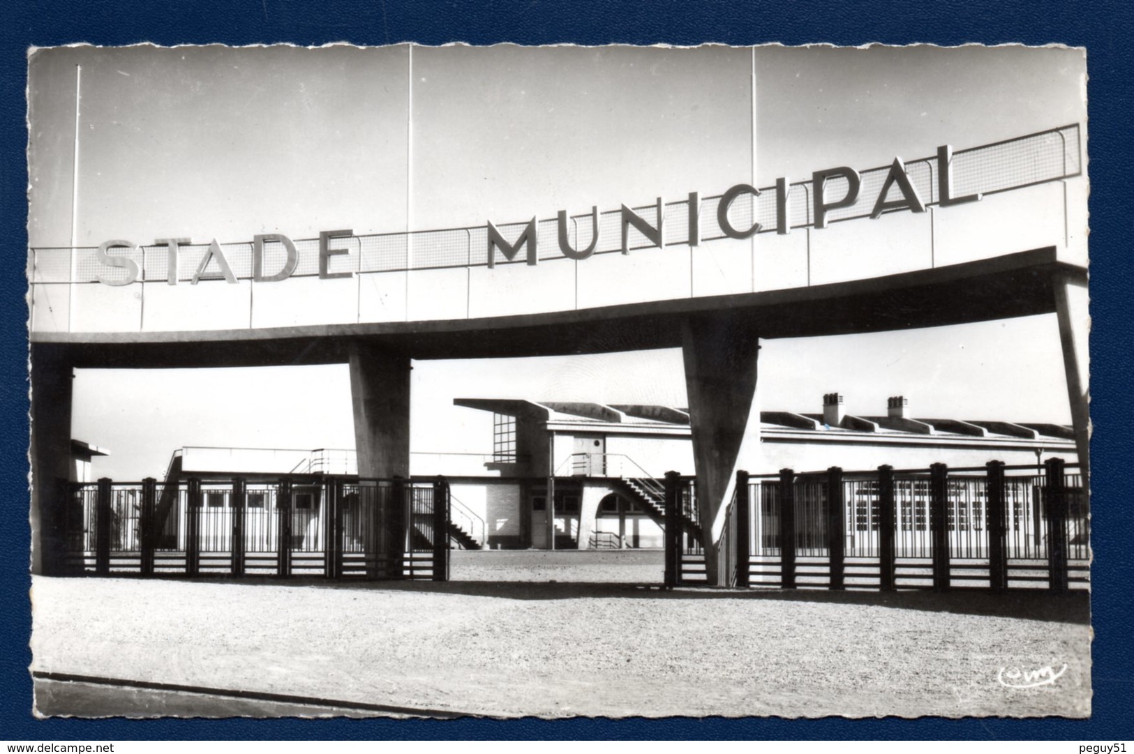 54. Longwy-Haut. Entrée Du Stade Municipal - Longwy