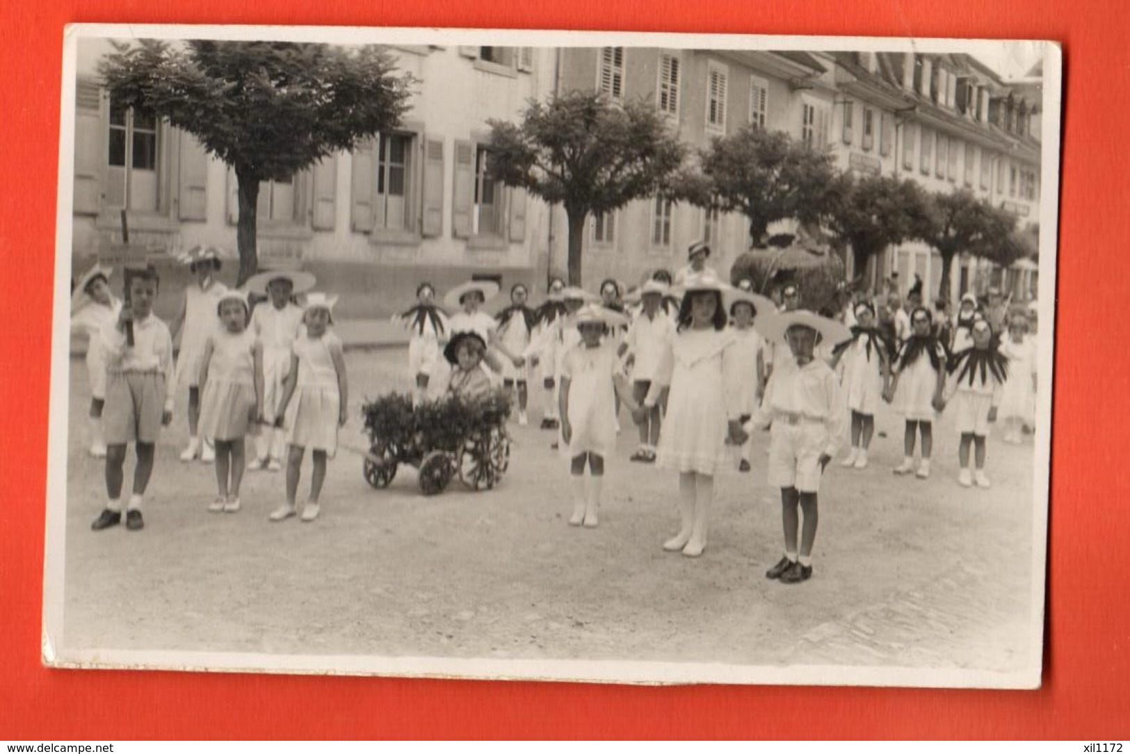 TRX-18 Bulle Cortège De La Clôture Des Ecoles Le 24 Juin 1934. Non Circulé, Carte-photo Glasson - Bulle