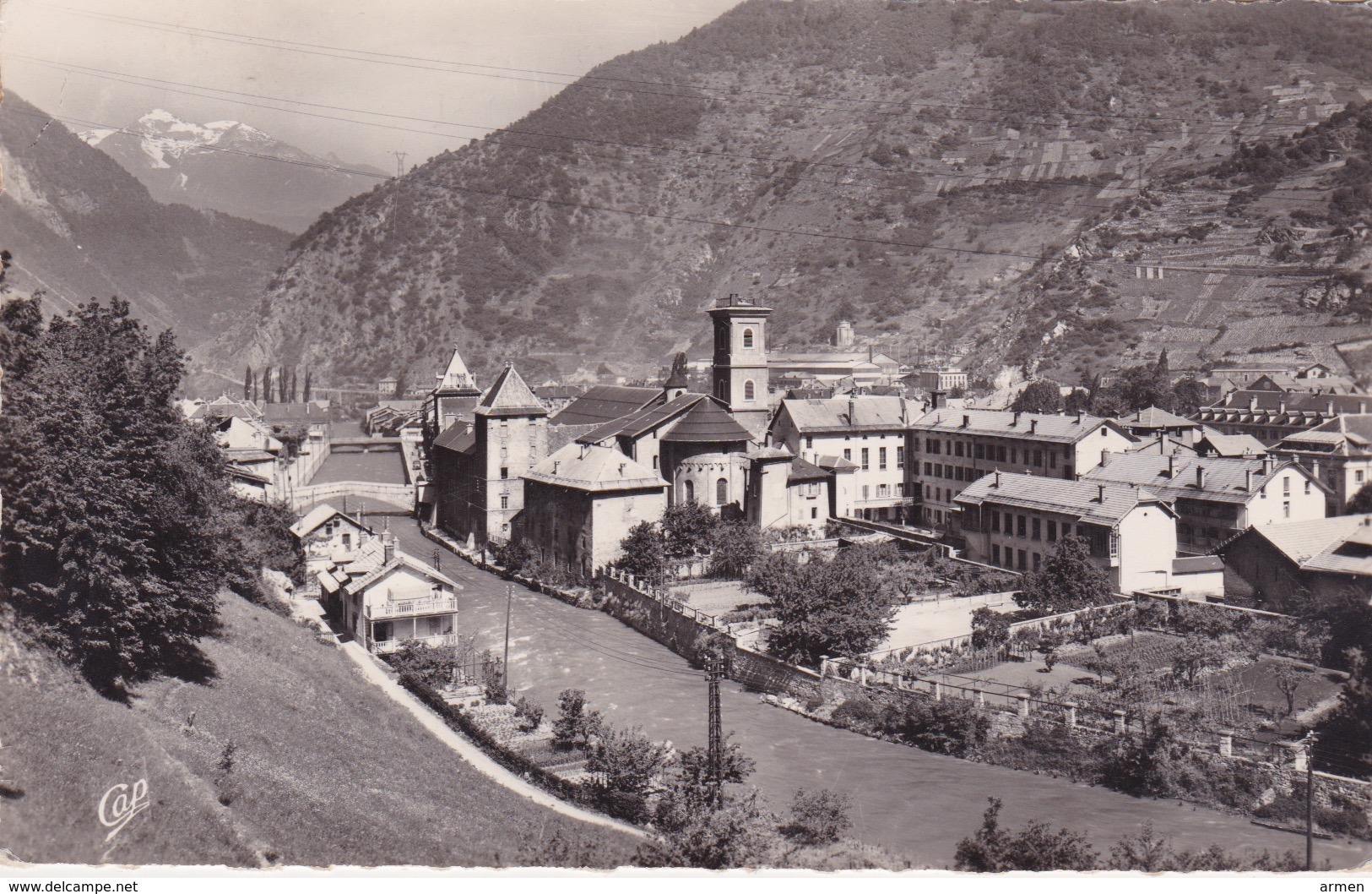 73-MOUTIERS- LES BORDS DE L'ISÈRE ET L'ANCEN ÉVÈCHÉ - Moutiers